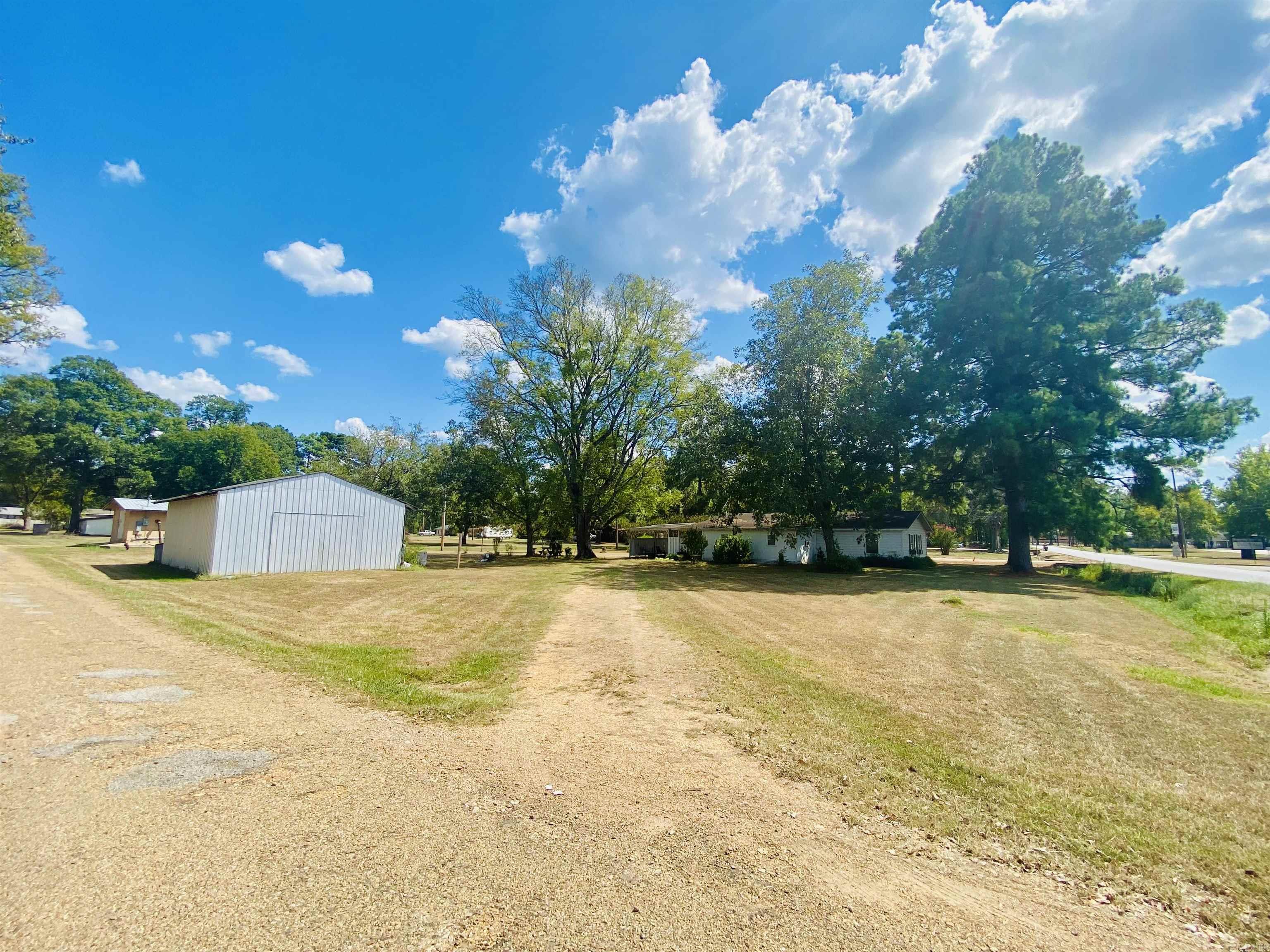 10 Launius Property Photo 3