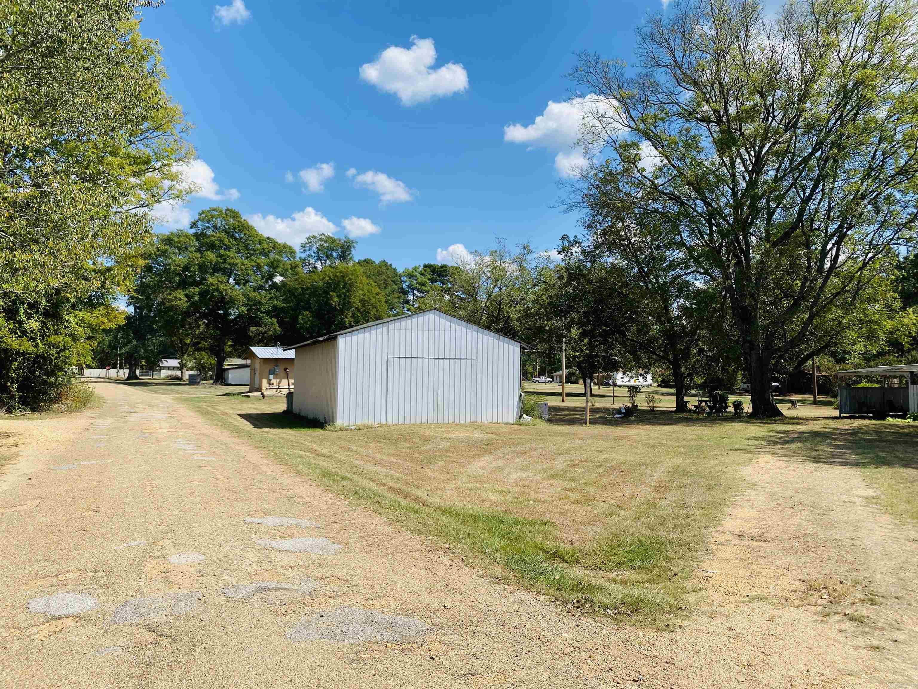 10 Launius Property Photo 4