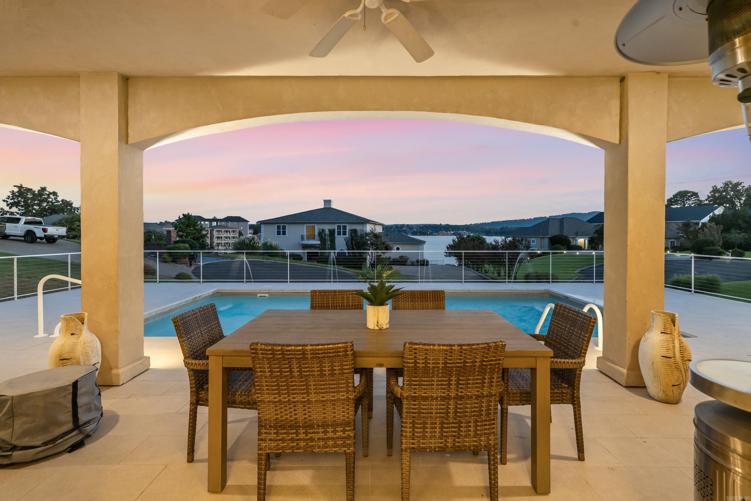209 Peters Point Property Photo 6