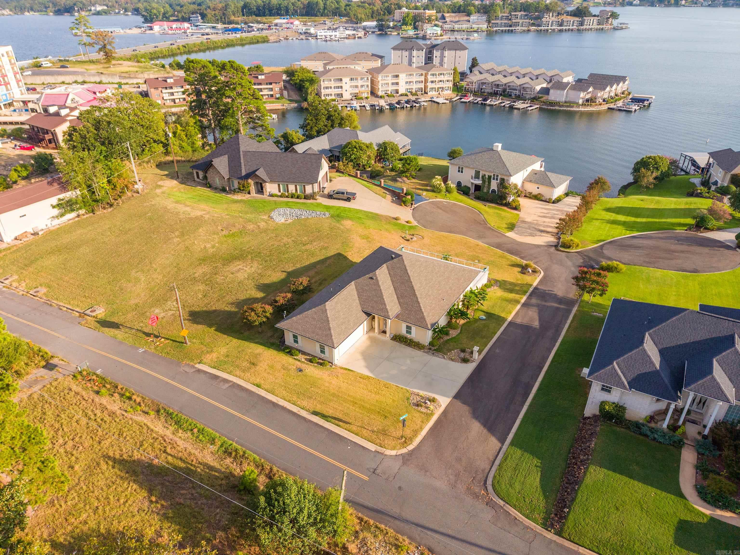 209 Peters Point Property Photo 16