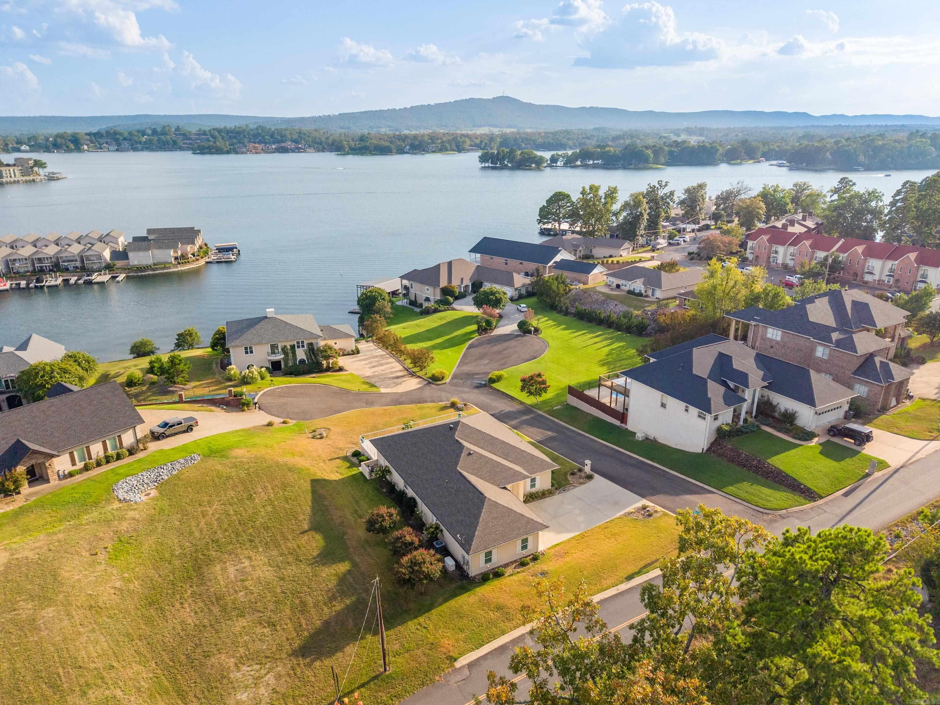 209 Peters Point Property Photo 17