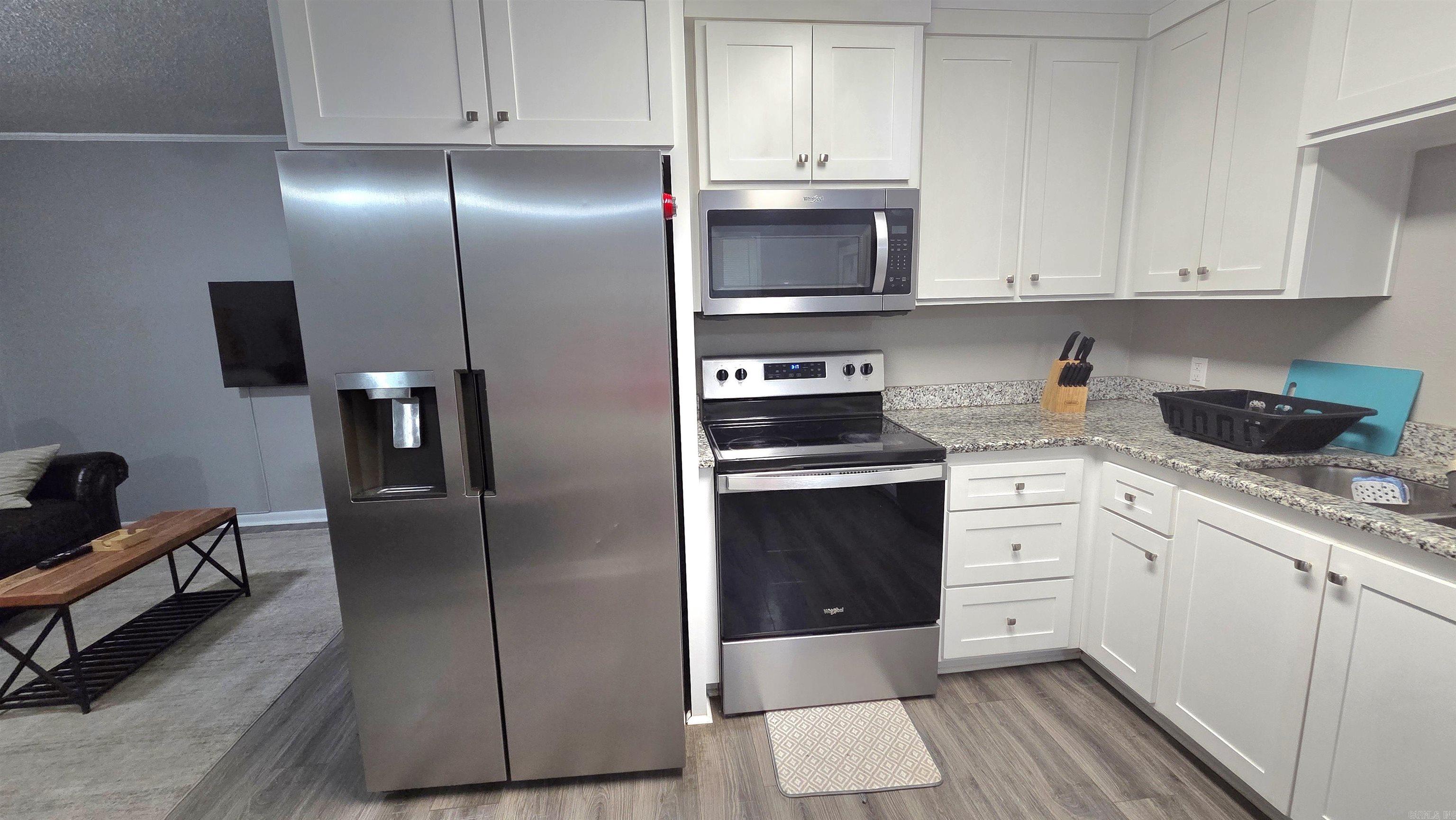909 Shall Court Property Photo 6