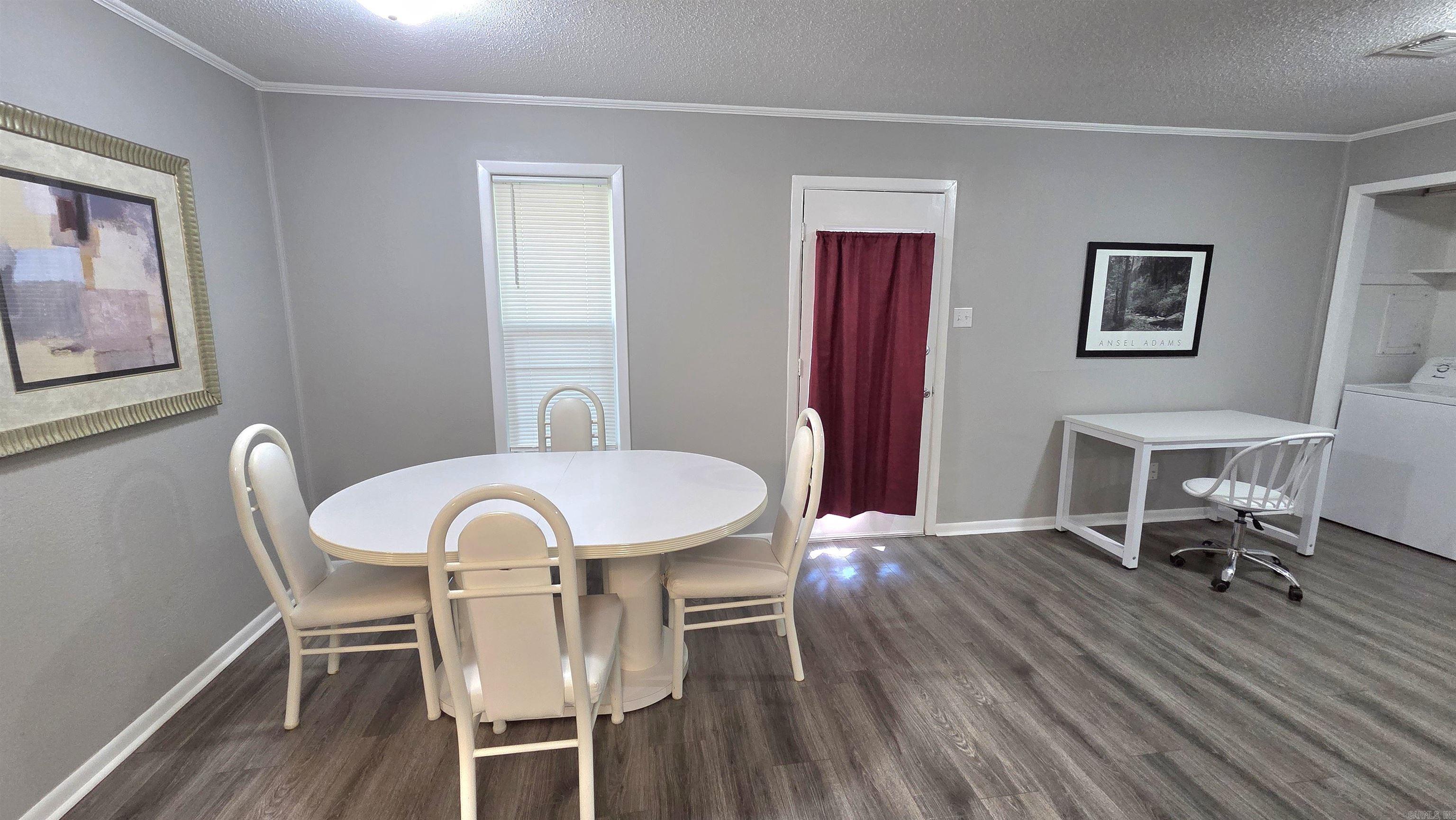 909 Shall Court Property Photo 8