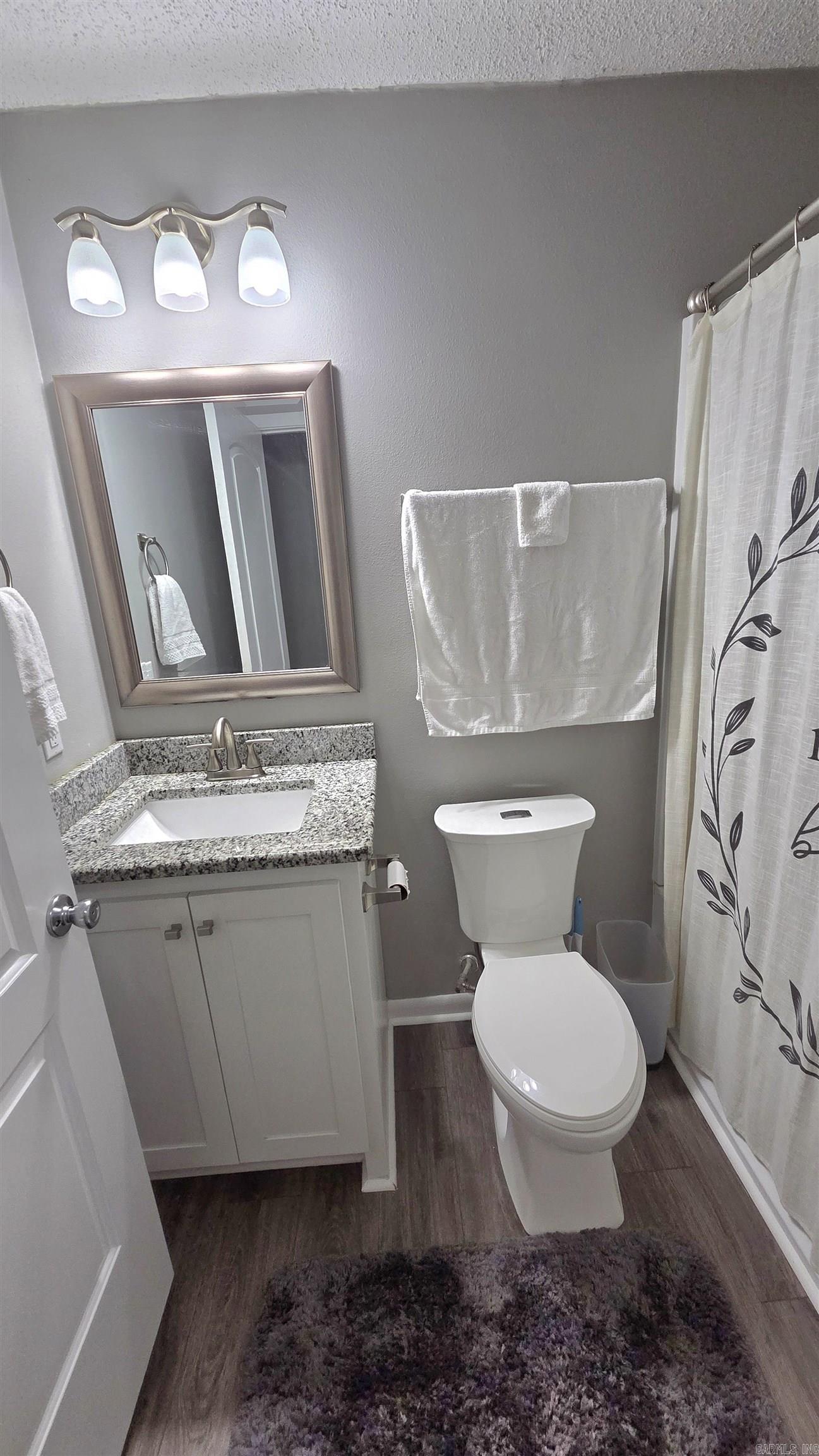 909 Shall Court Property Photo 12