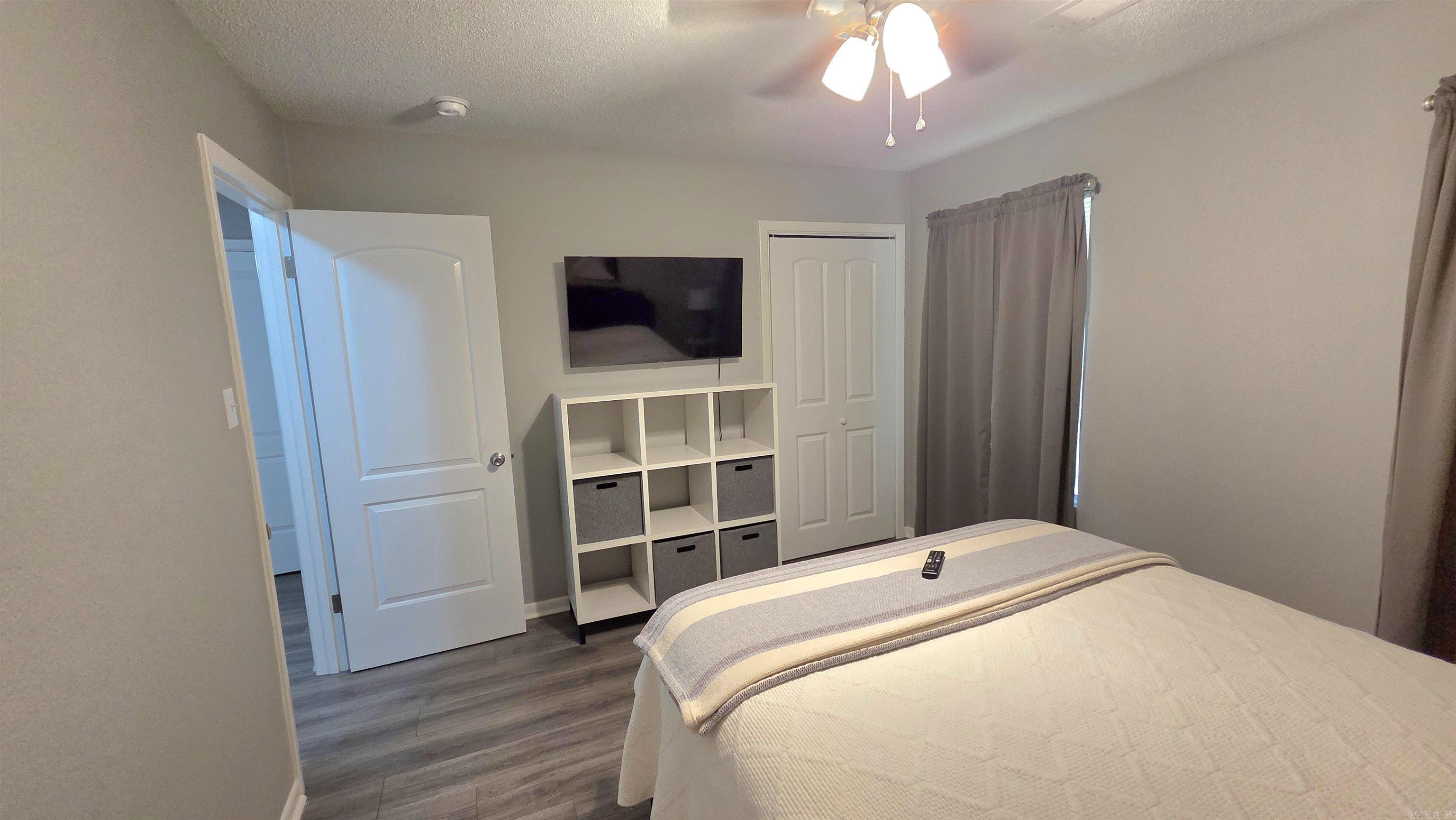 909 Shall Court Property Photo 14