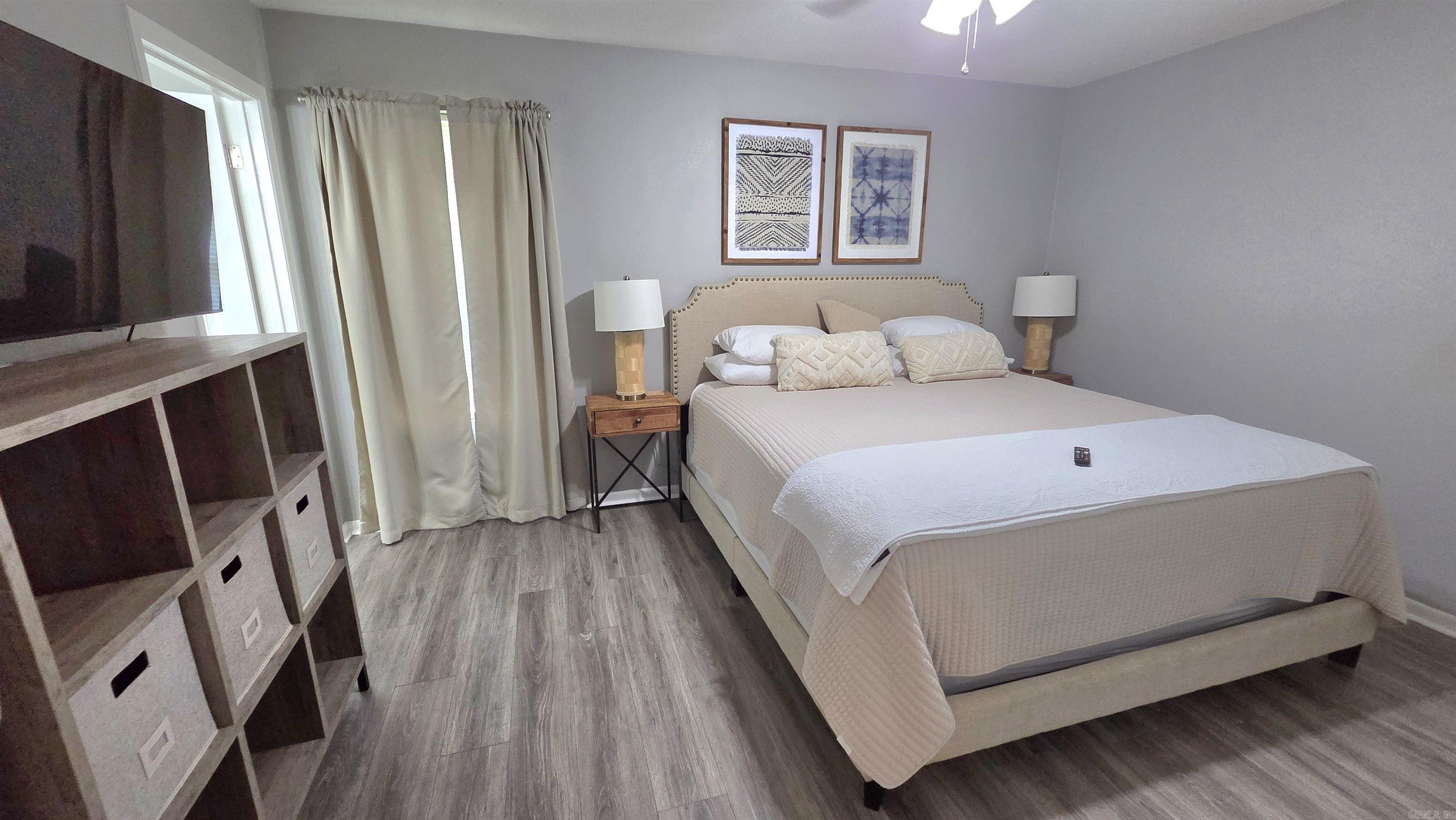 909 Shall Court Property Photo 17