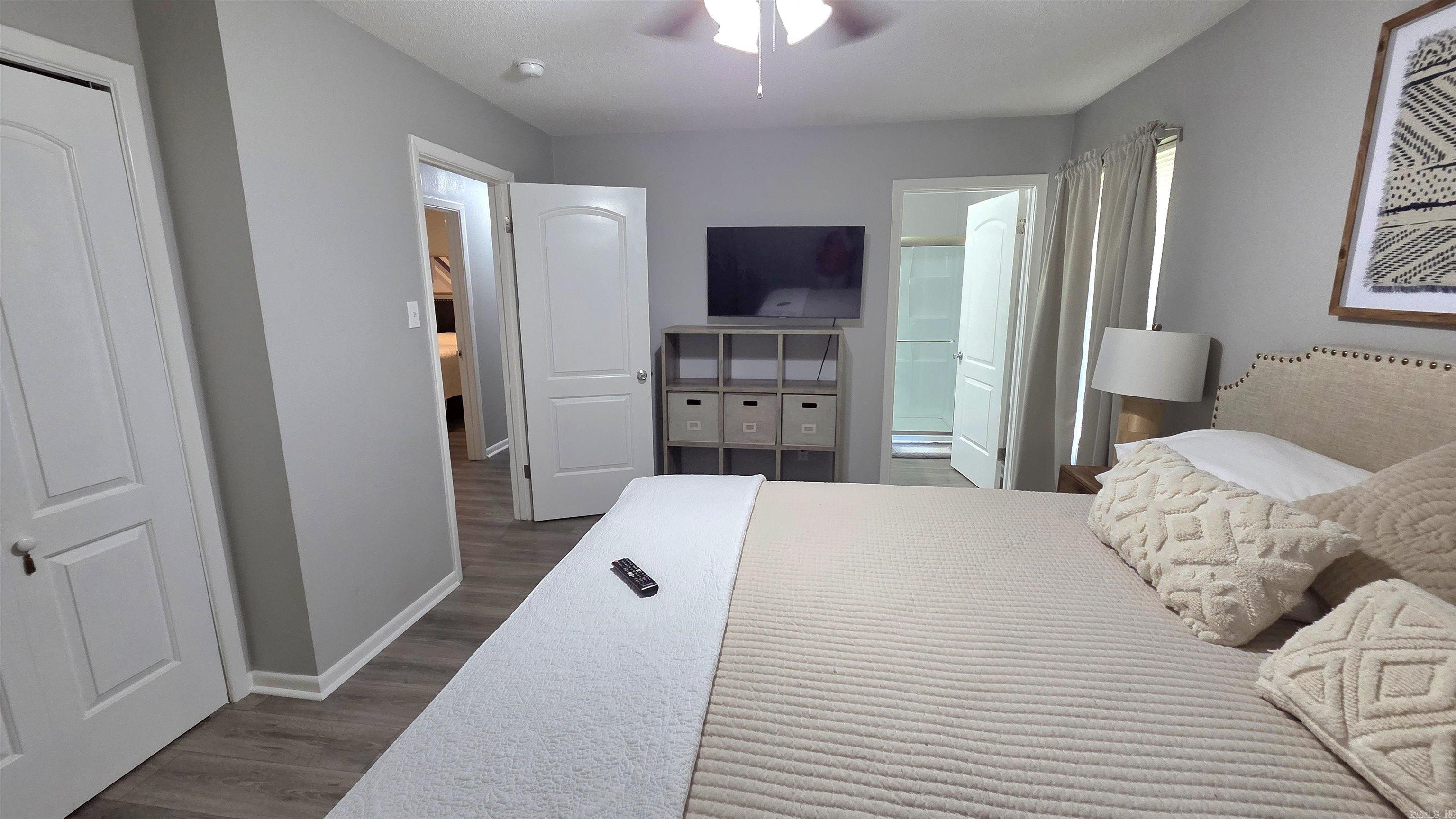 909 Shall Court Property Photo 19