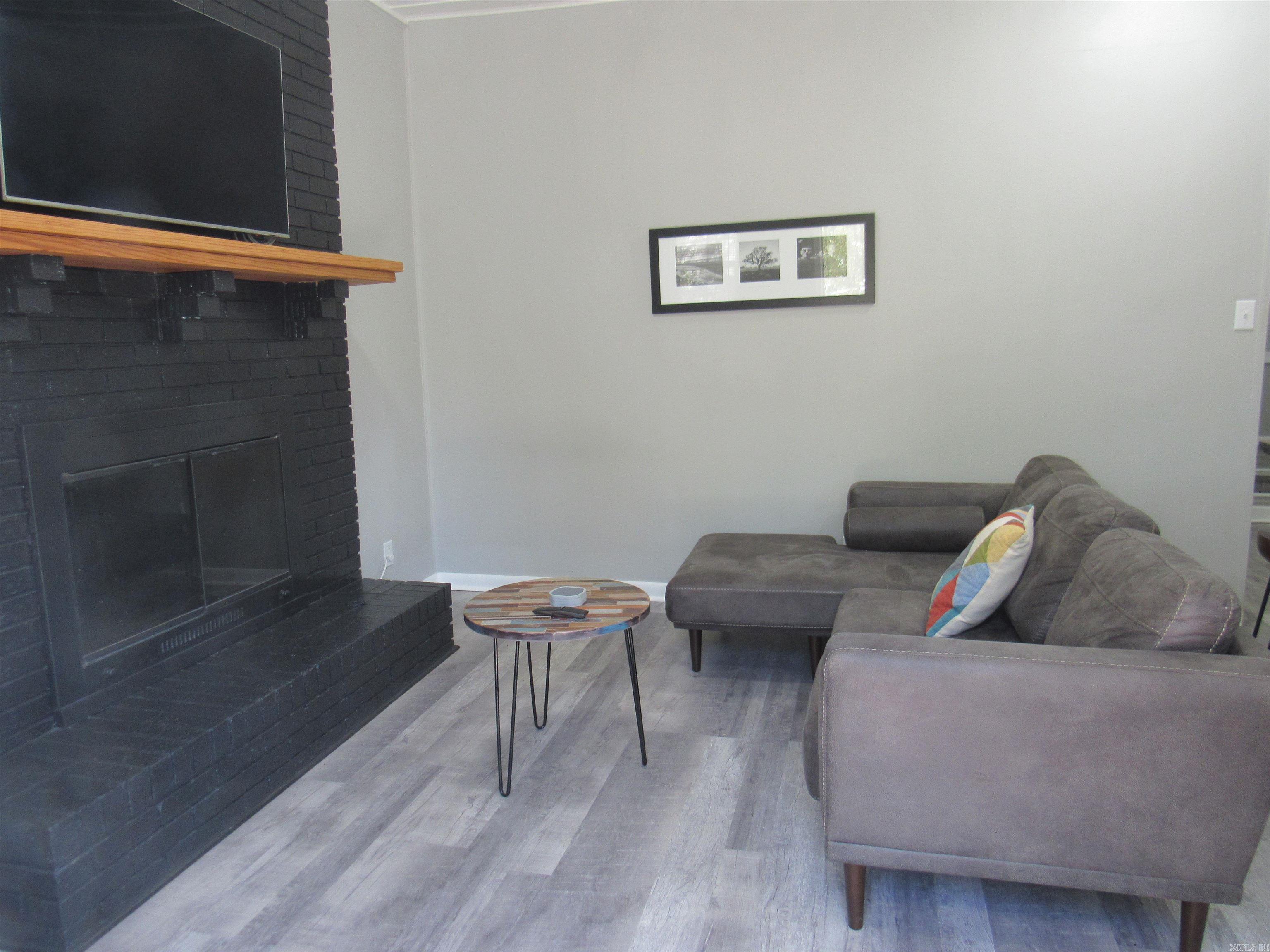 909 Shall Court Property Photo 23
