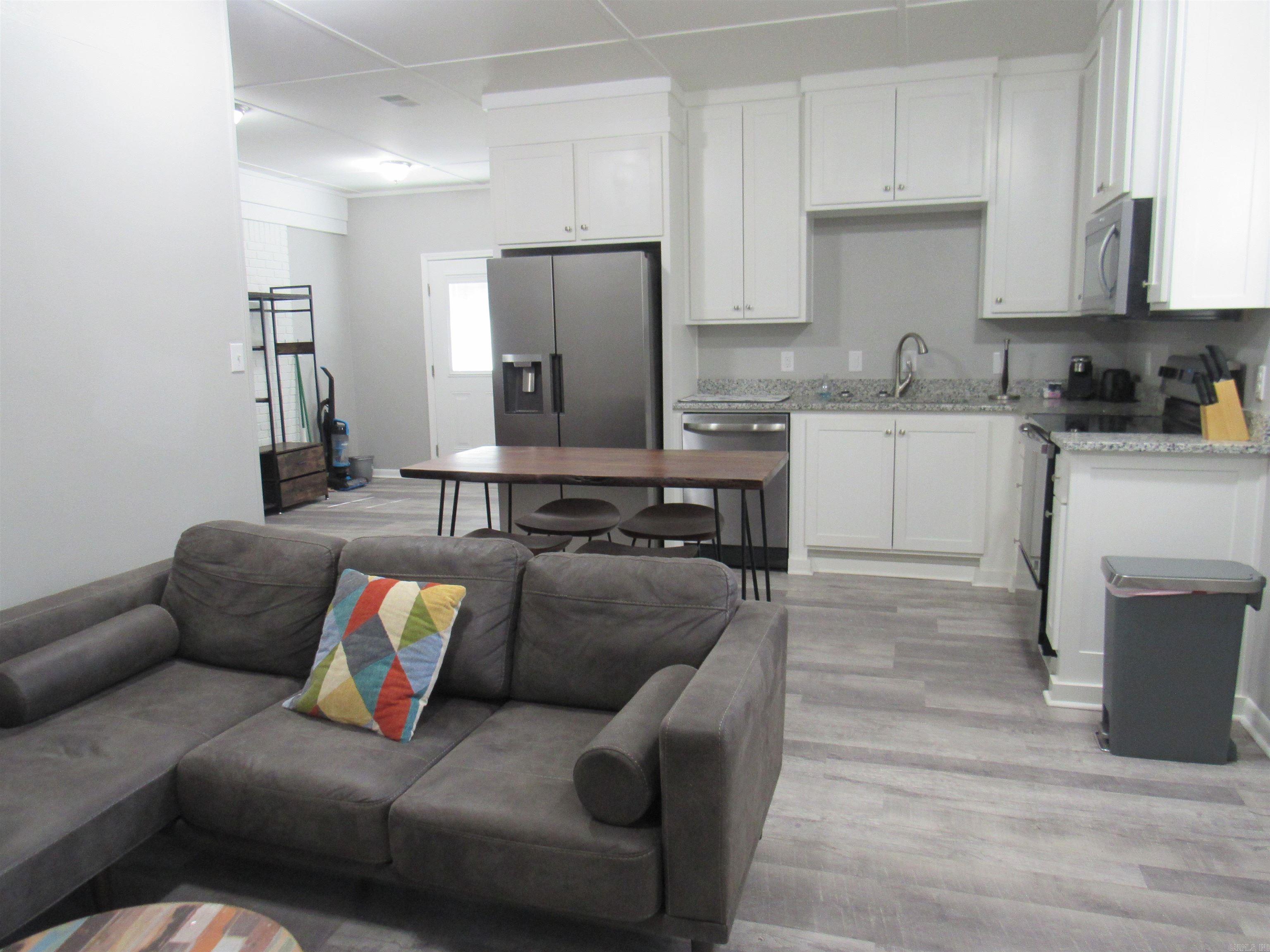 909 Shall Court Property Photo 25