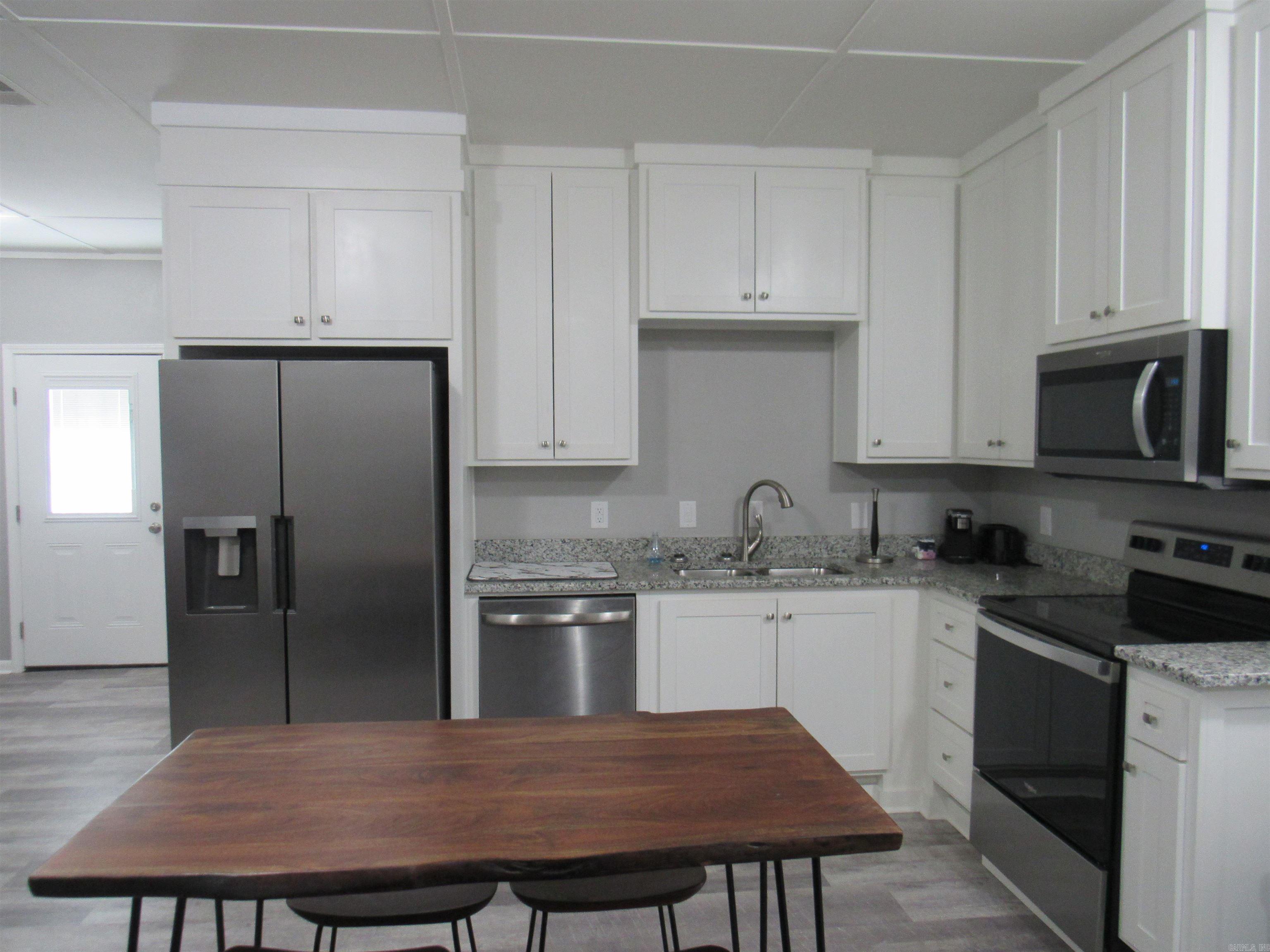 909 Shall Court Property Photo 26