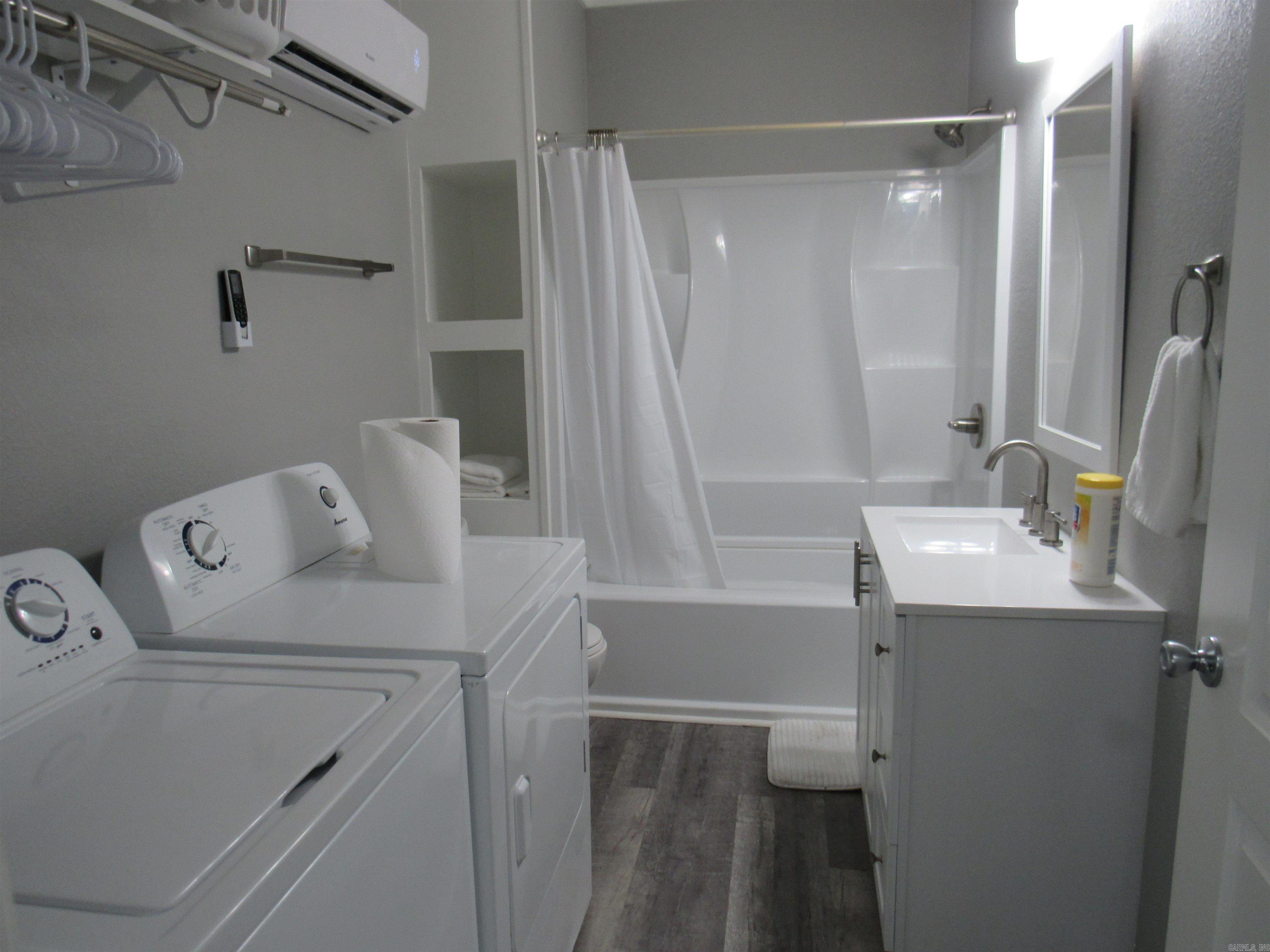 909 Shall Court Property Photo 31