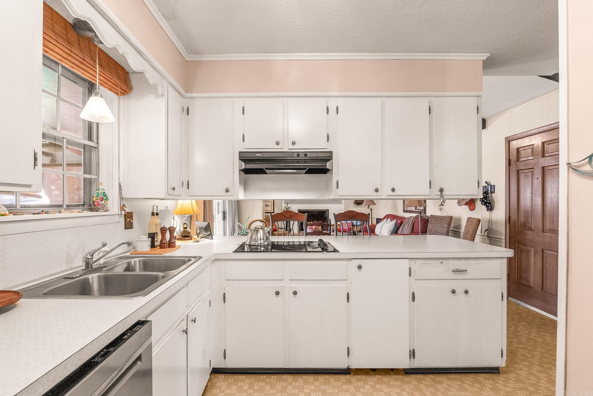 7317 Geronimo Property Photo 9