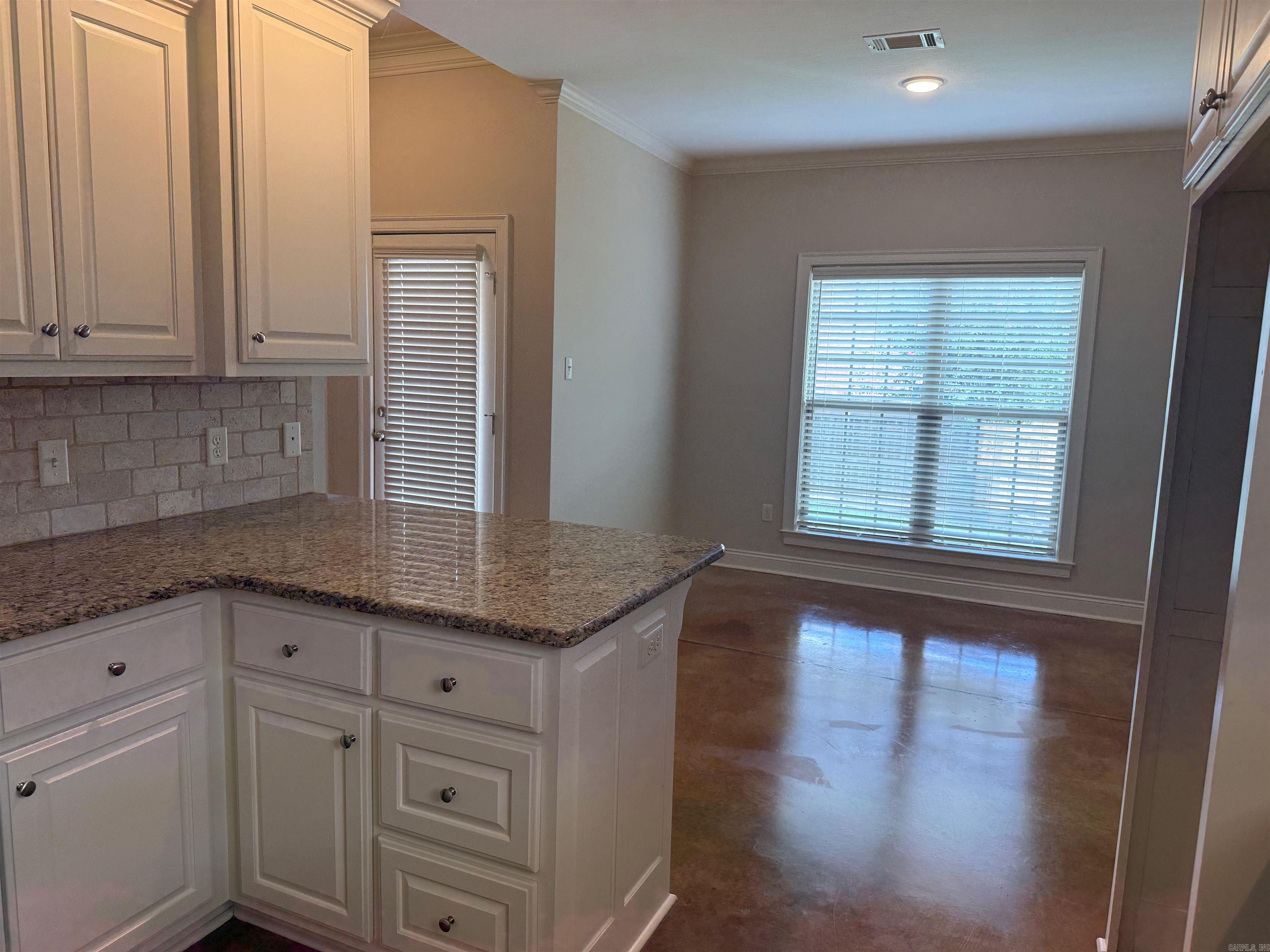 2505 Eighteen Loop Property Photo 7
