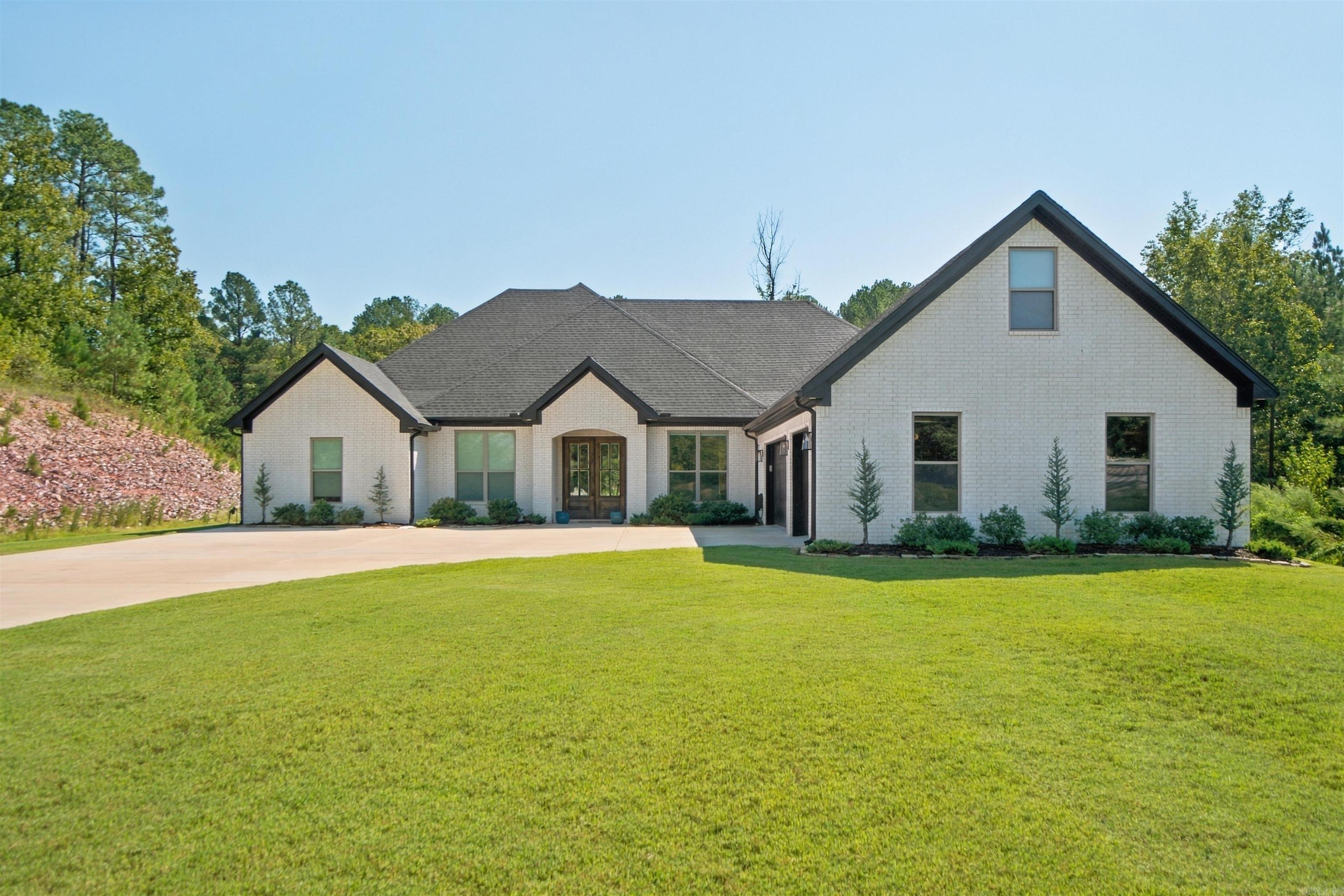 646 Glenwood Springs Drive Property Photo 1
