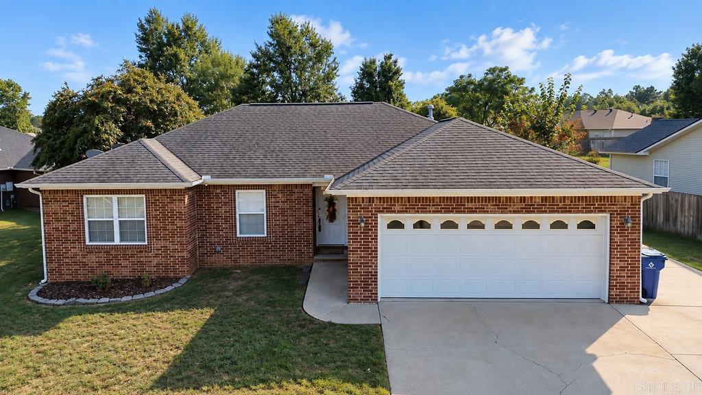 17 Applewood Circle Property Photo 1