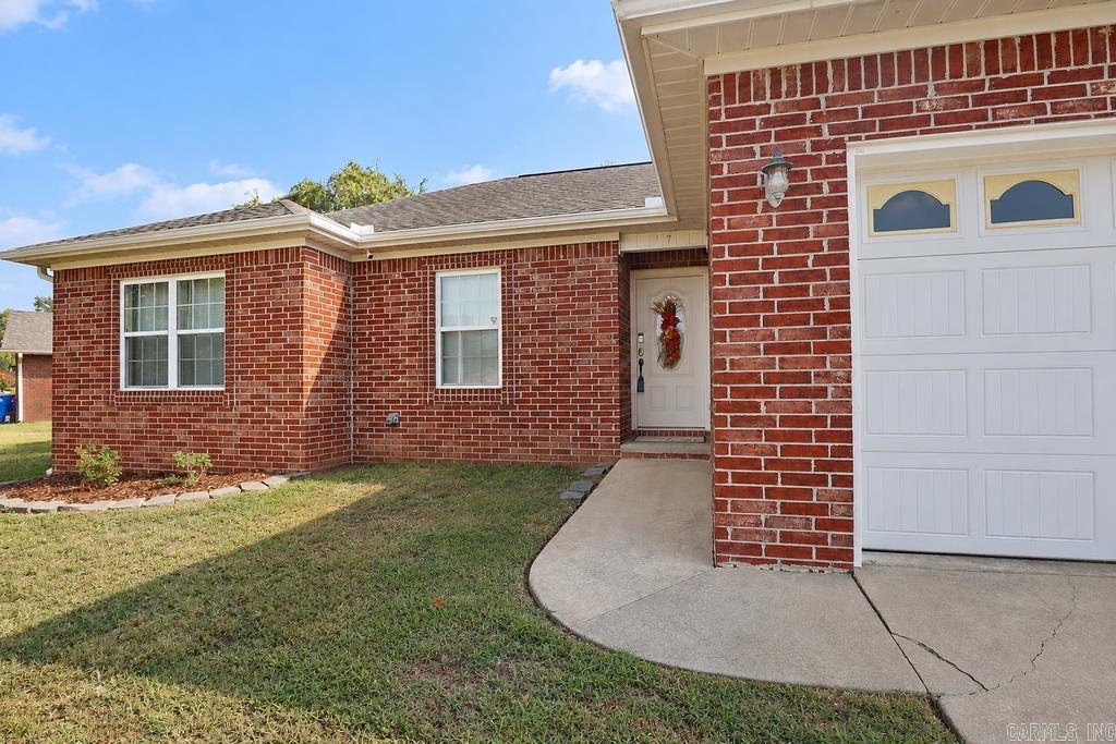 17 Applewood Circle Property Photo 2