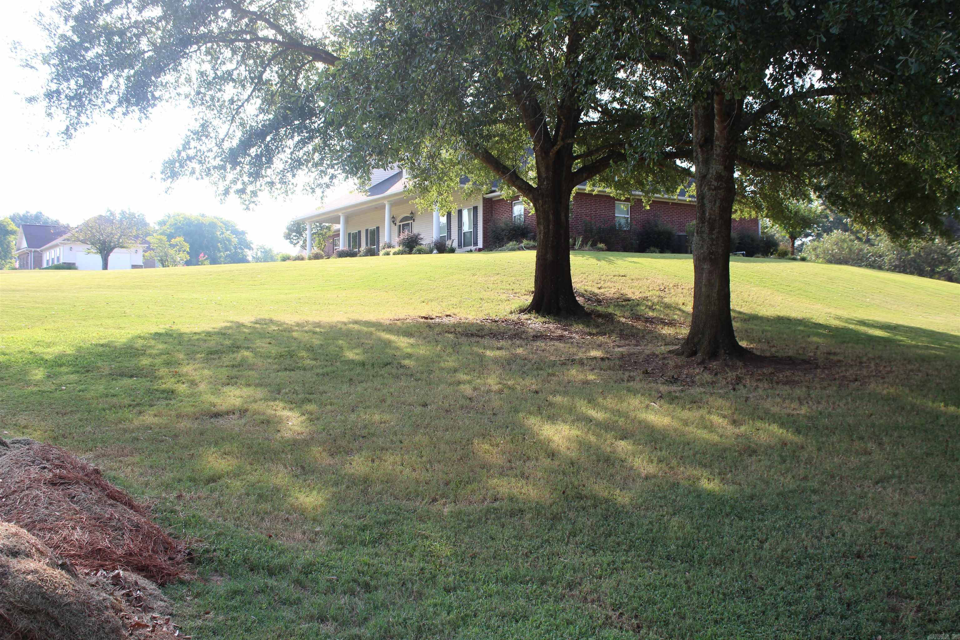 899 Deerwood Ln. Property Photo 6