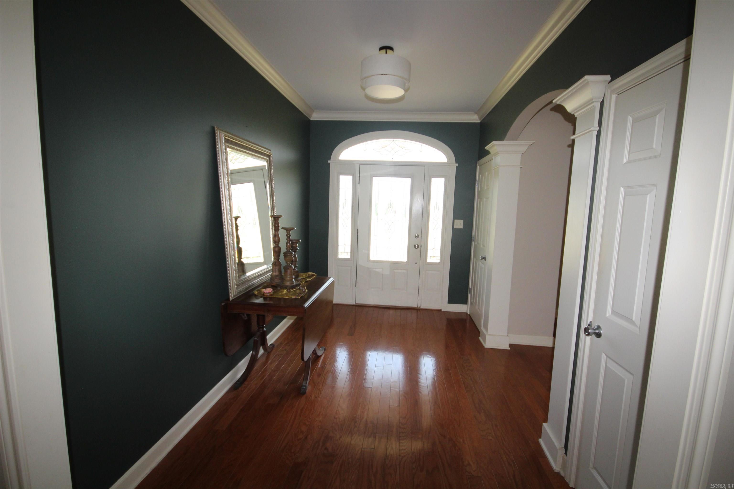 899 Deerwood Ln. Property Photo 7