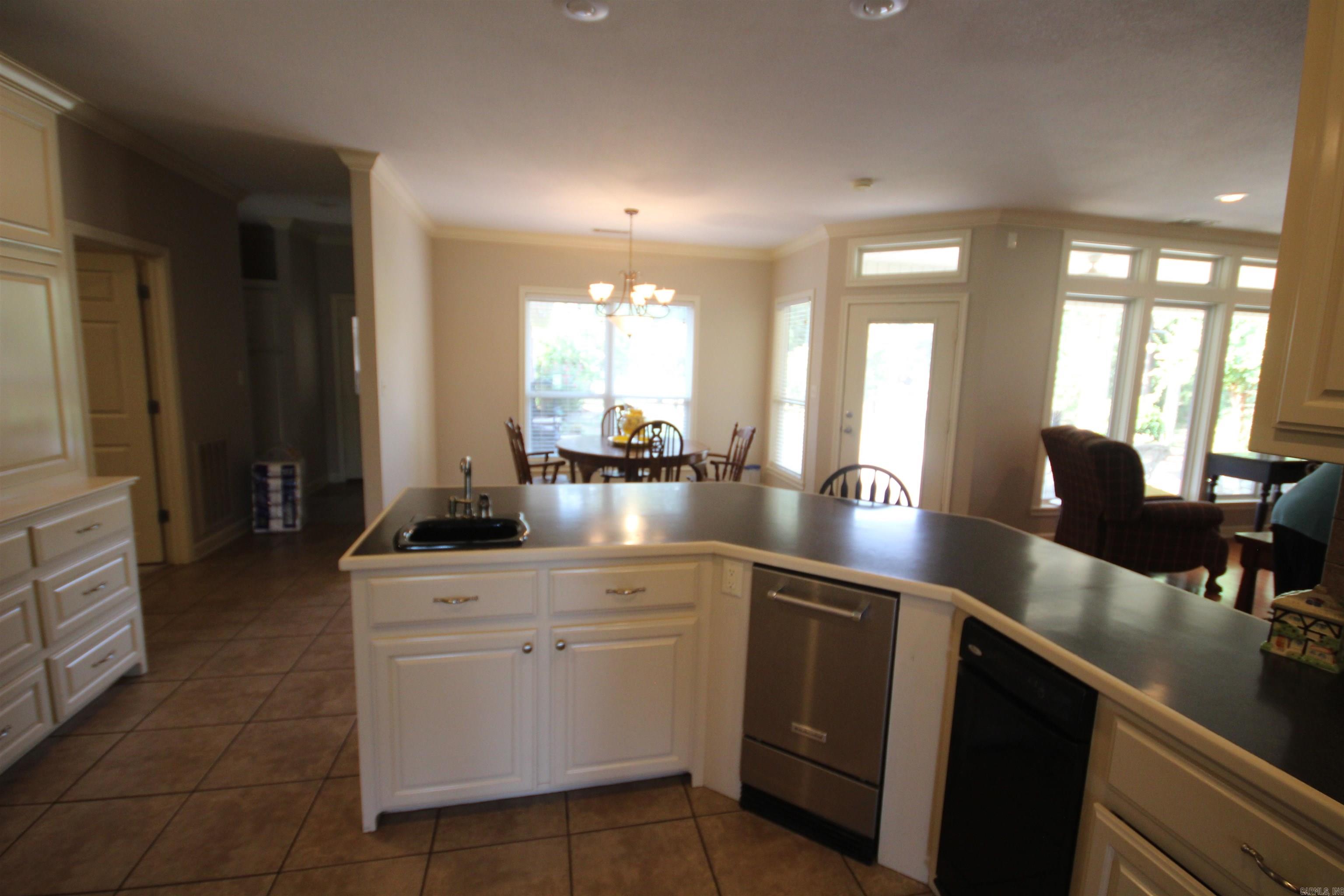 899 Deerwood Ln. Property Photo 11