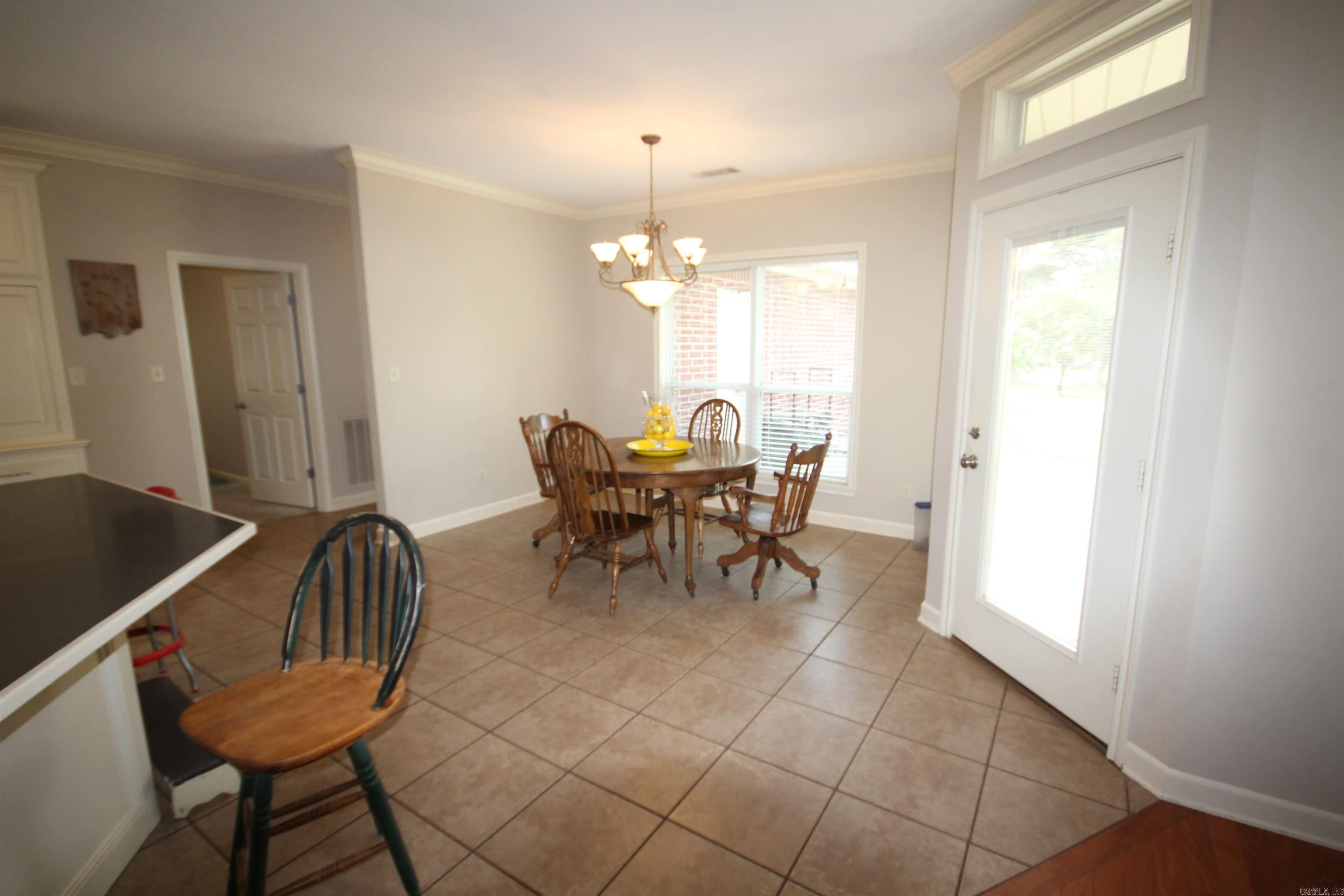 899 Deerwood Ln. Property Photo 12
