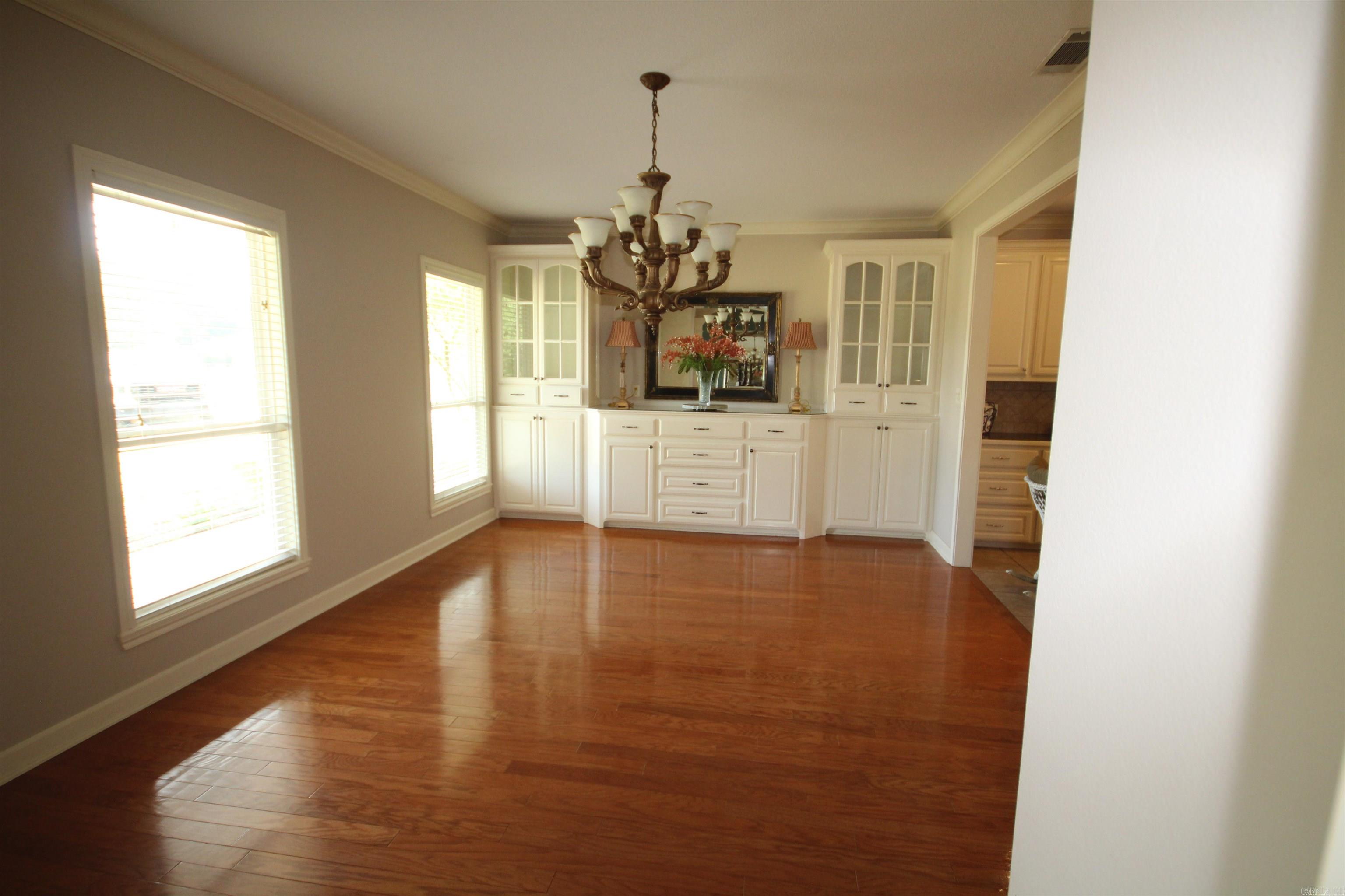 899 Deerwood Ln. Property Photo 13
