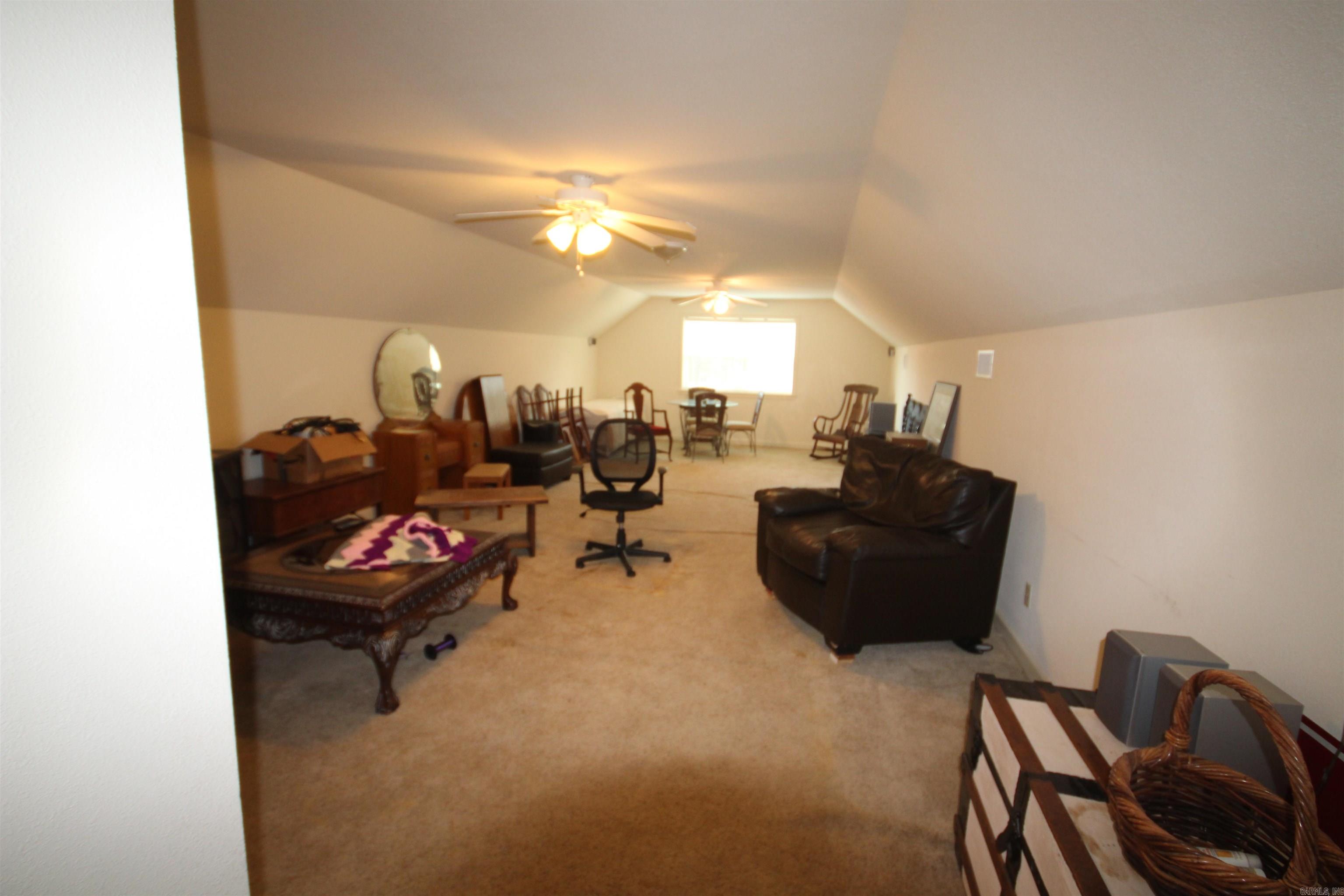 899 Deerwood Ln. Property Photo 21