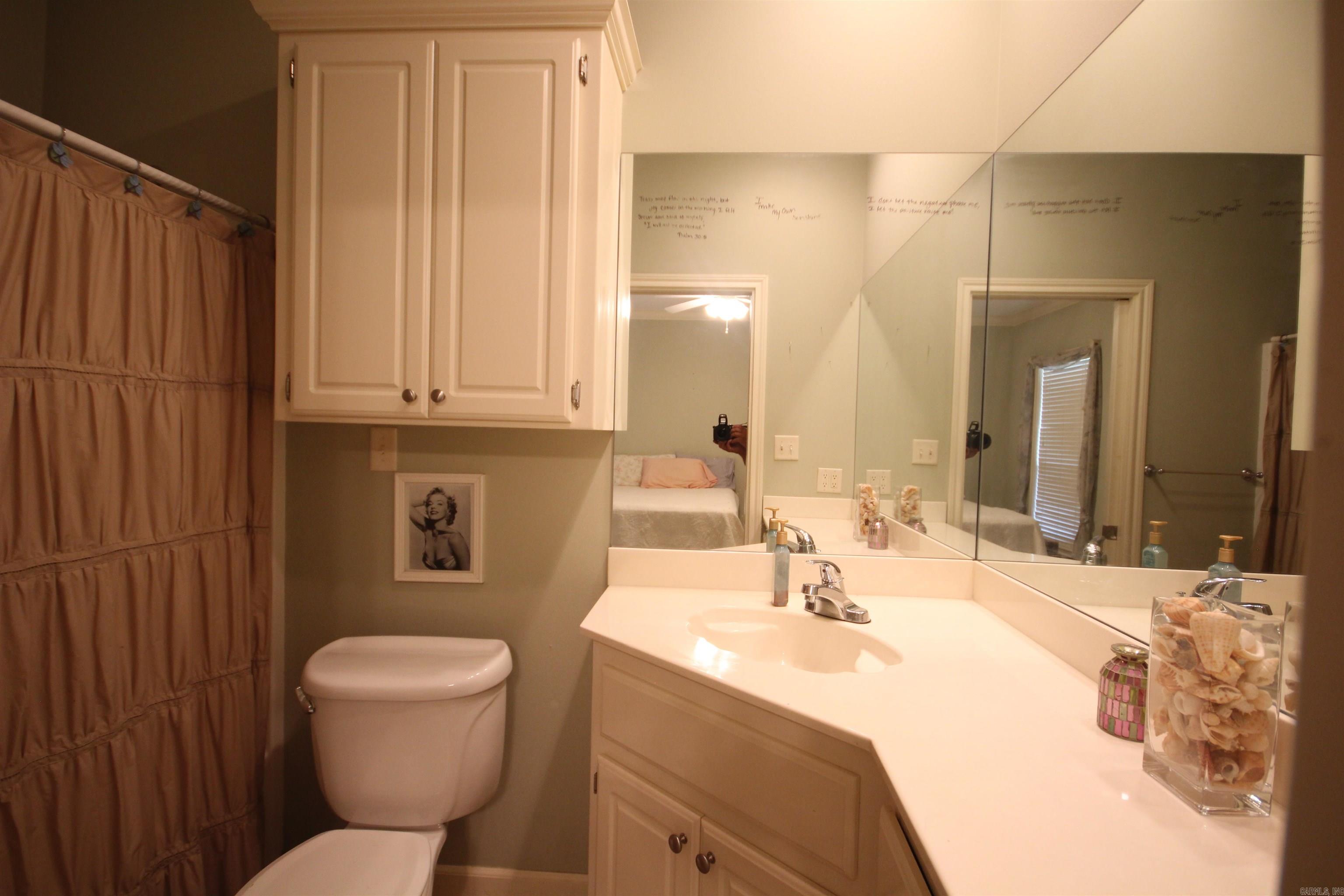 899 Deerwood Ln. Property Photo 25