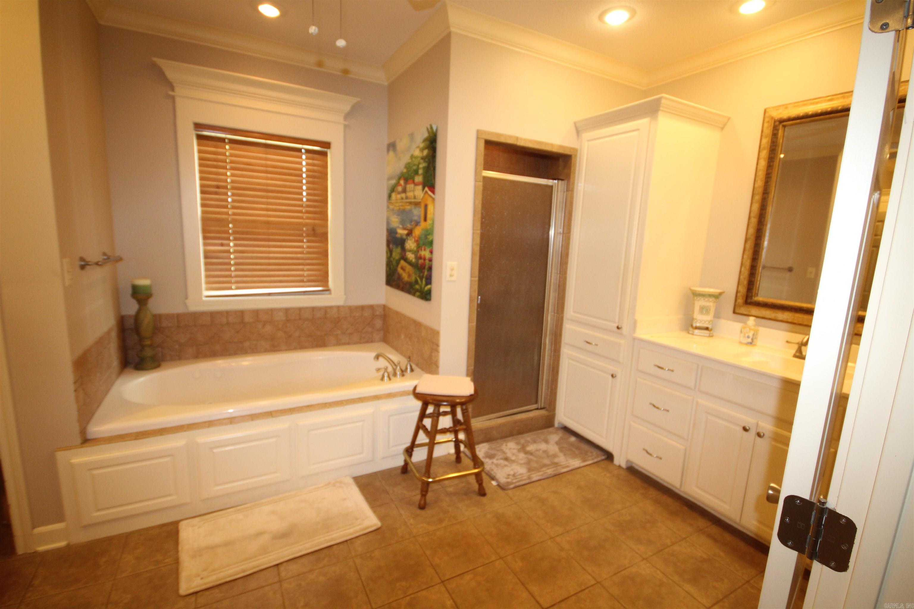 899 Deerwood Ln. Property Photo 26