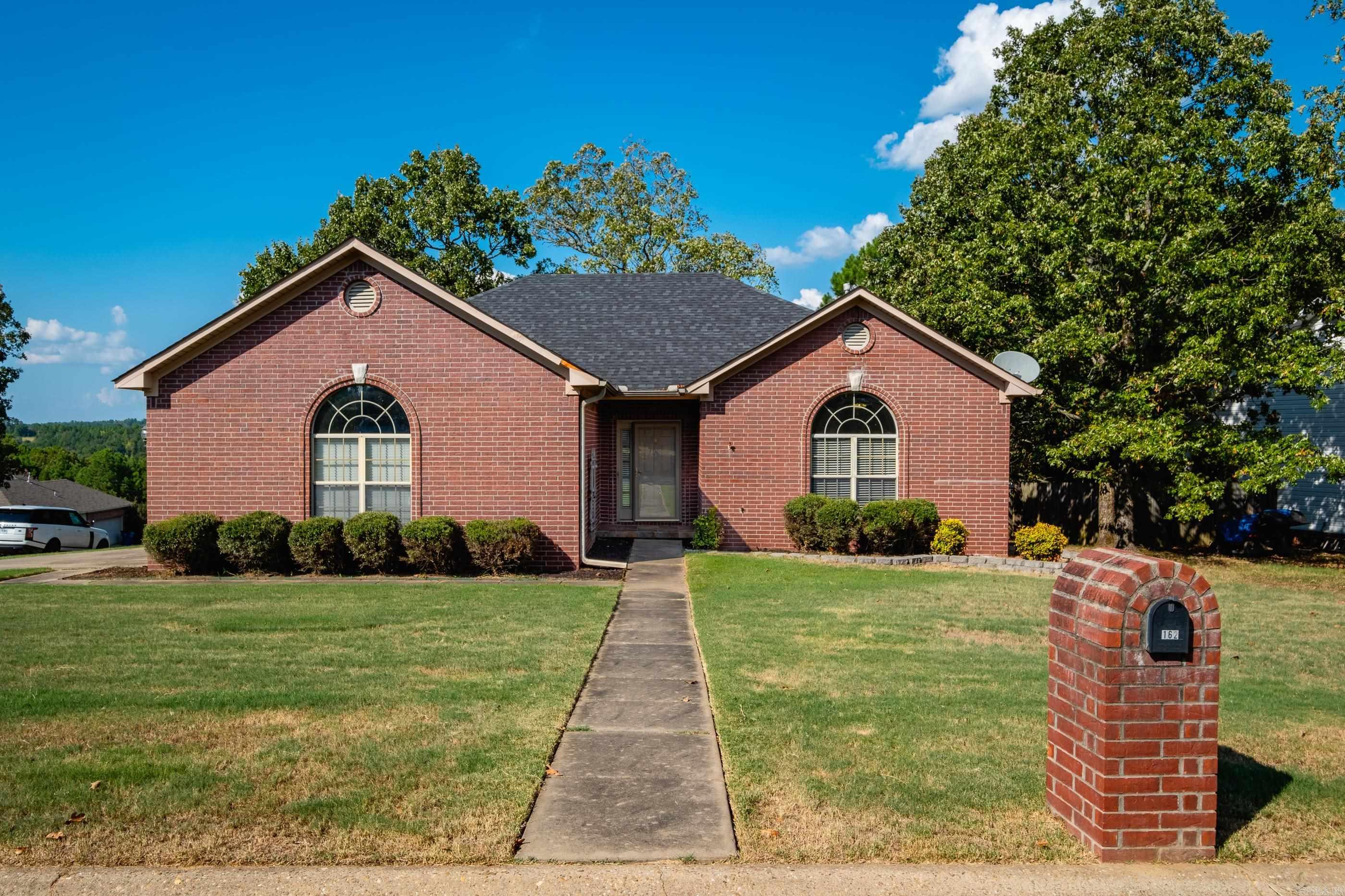 162 Ridgeland Drive Property Photo 1