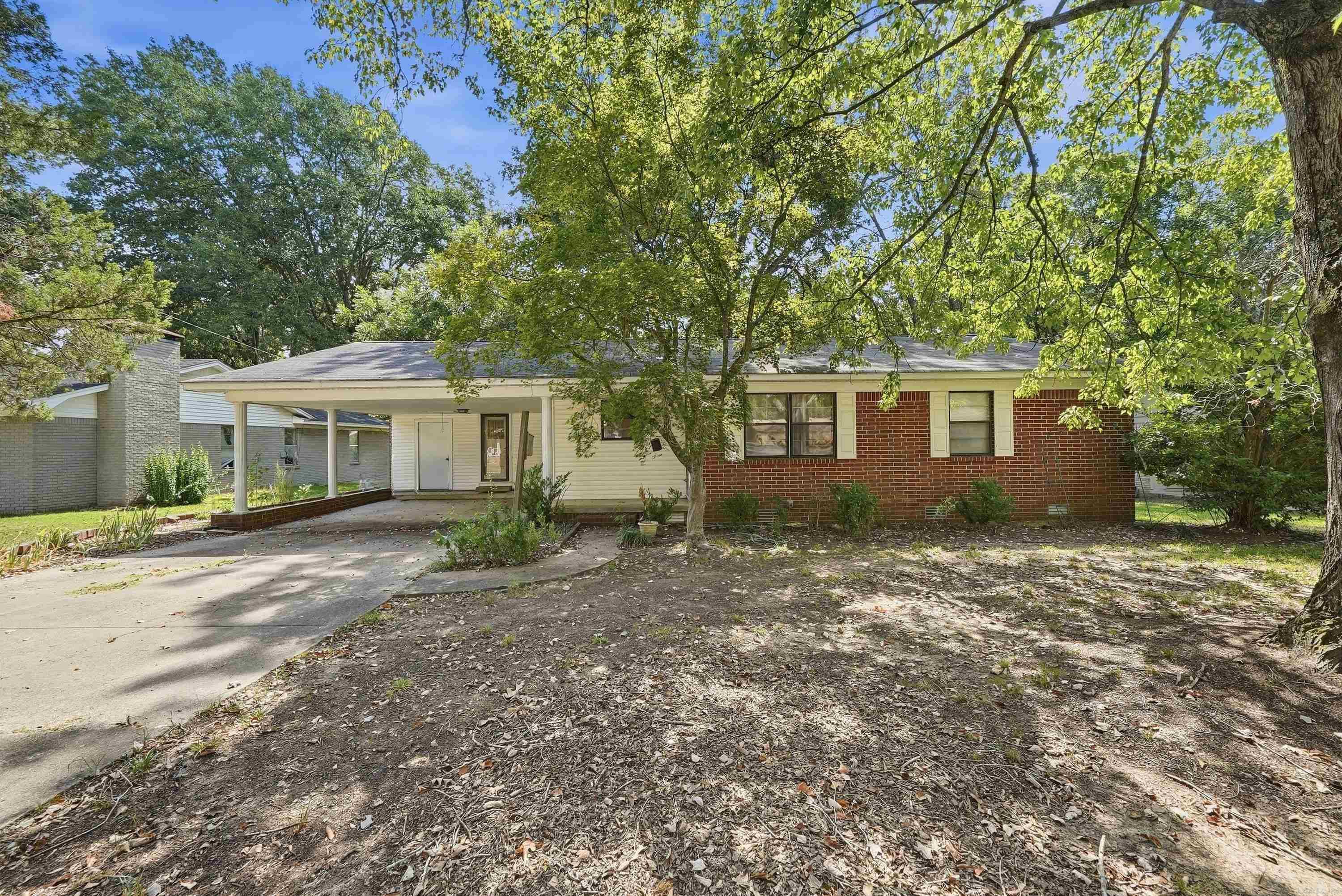 8007 Edwina Drive Property Photo 2