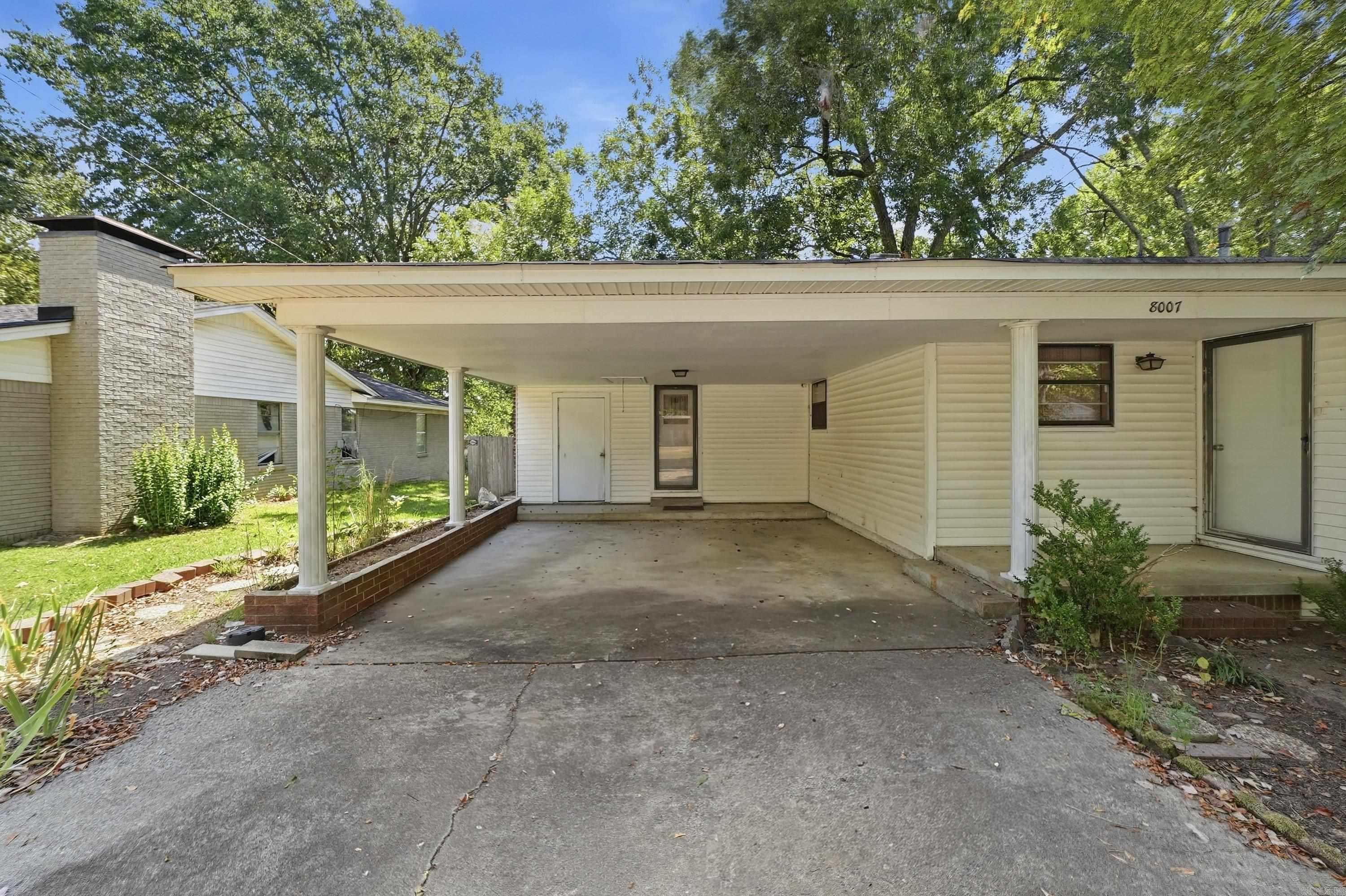 8007 Edwina Drive Property Photo 3