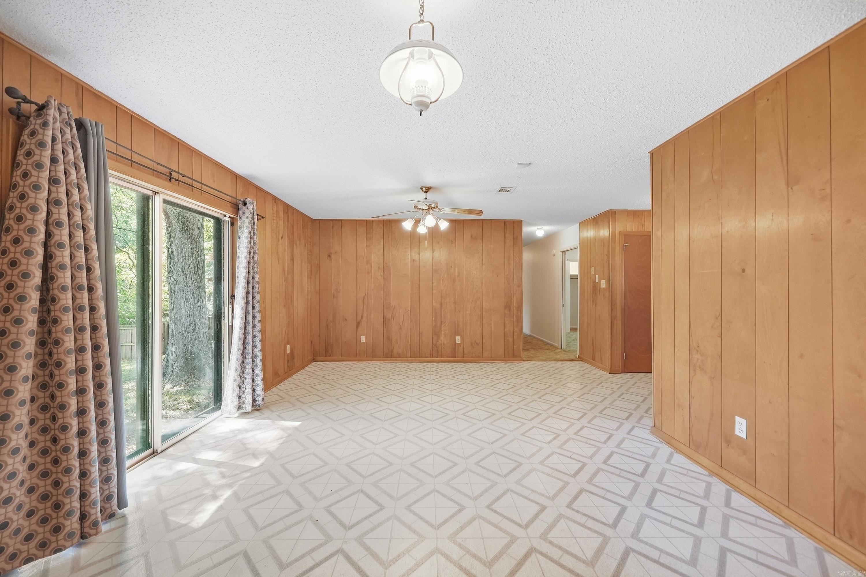 8007 Edwina Drive Property Photo 5