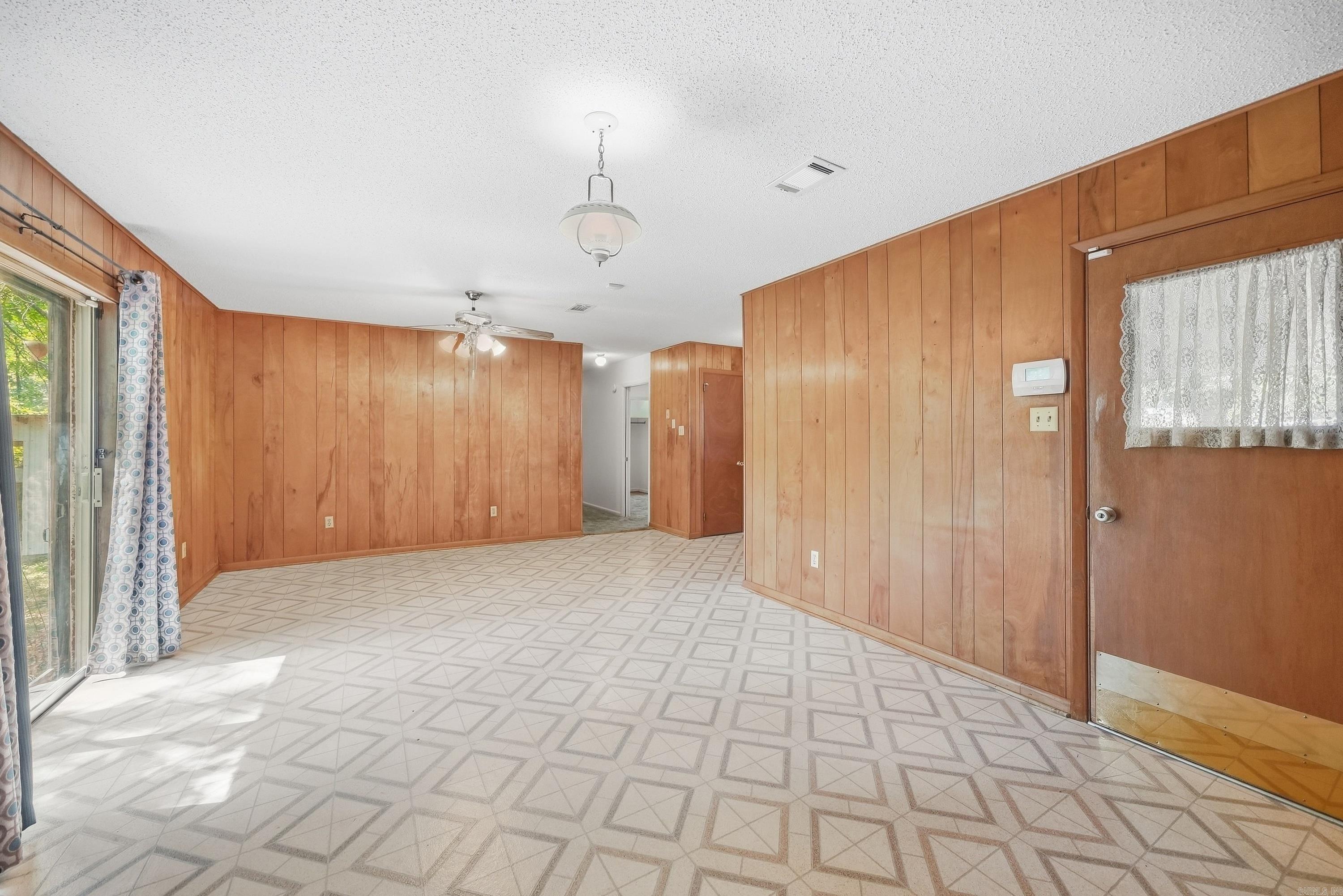 8007 Edwina Drive Property Photo 8