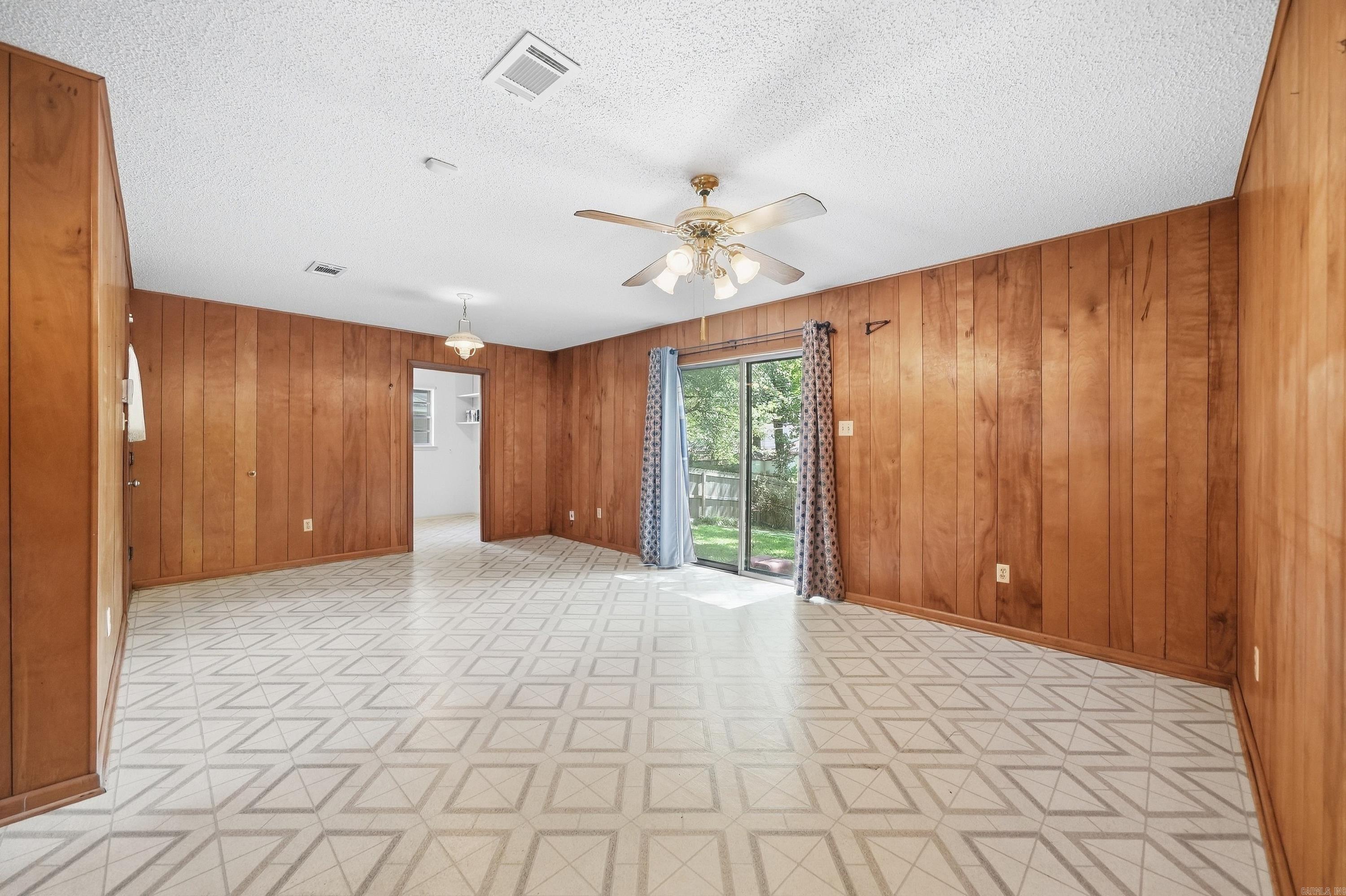 8007 Edwina Drive Property Photo 10