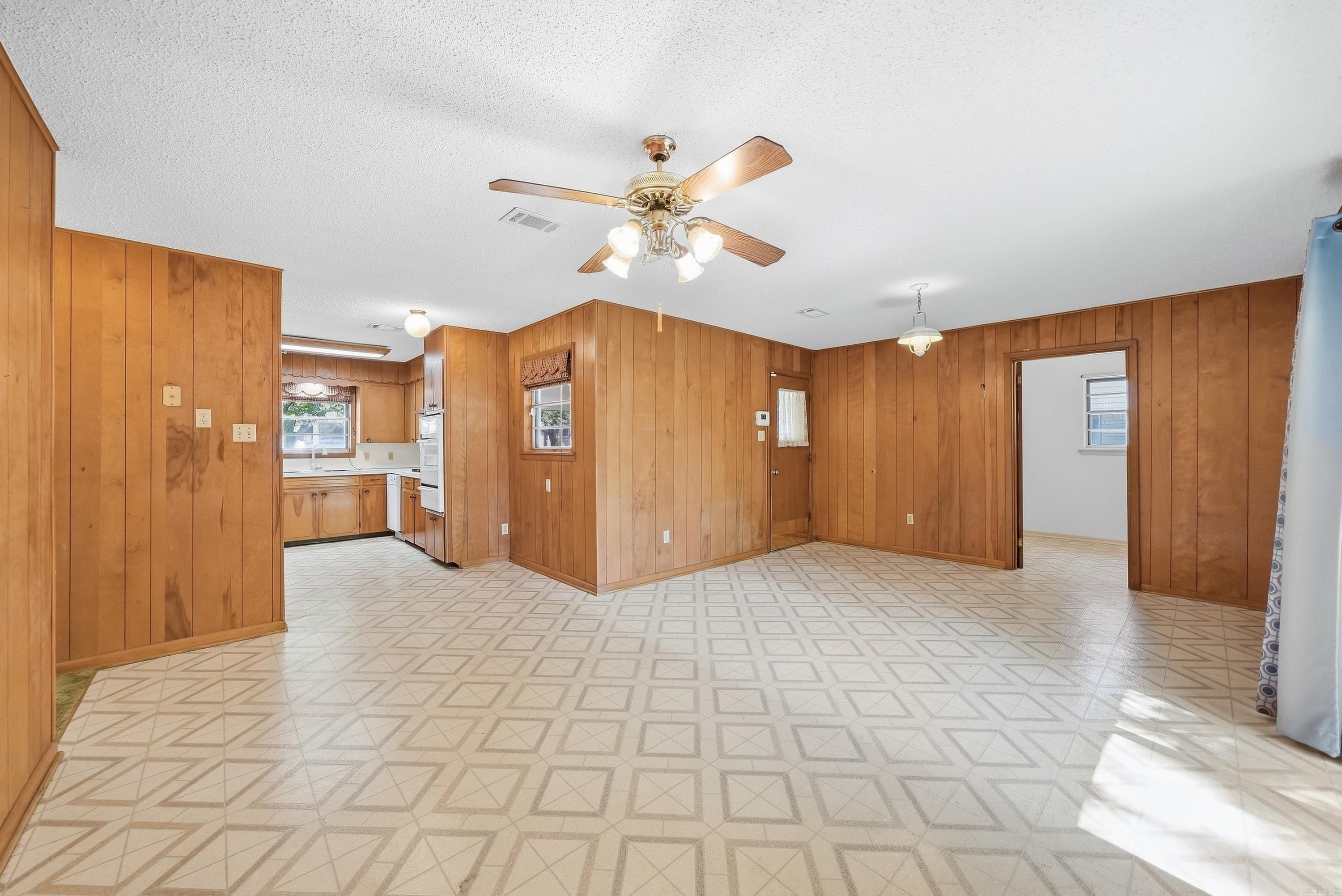8007 Edwina Drive Property Photo 11