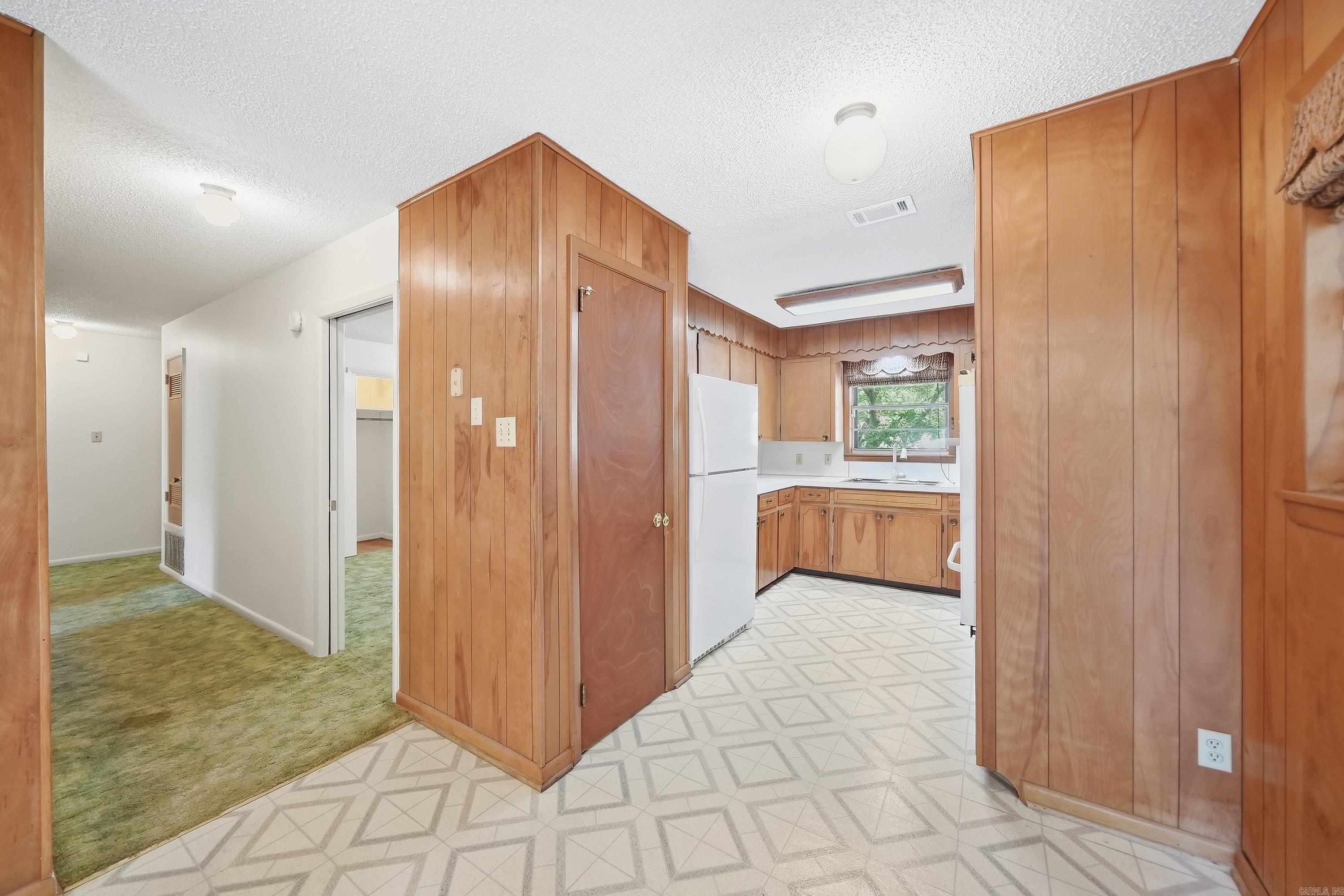 8007 Edwina Drive Property Photo 14