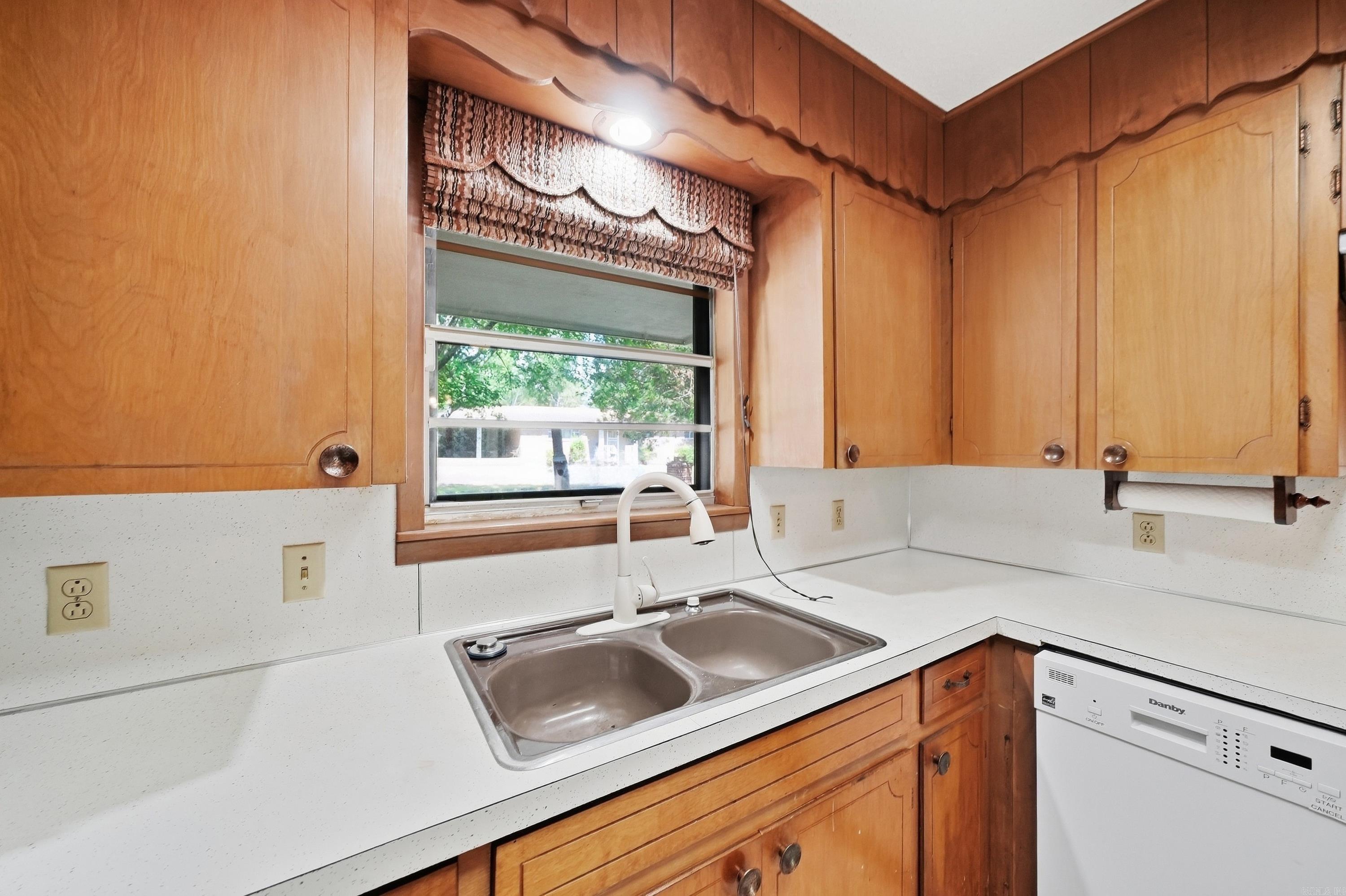 8007 Edwina Drive Property Photo 20