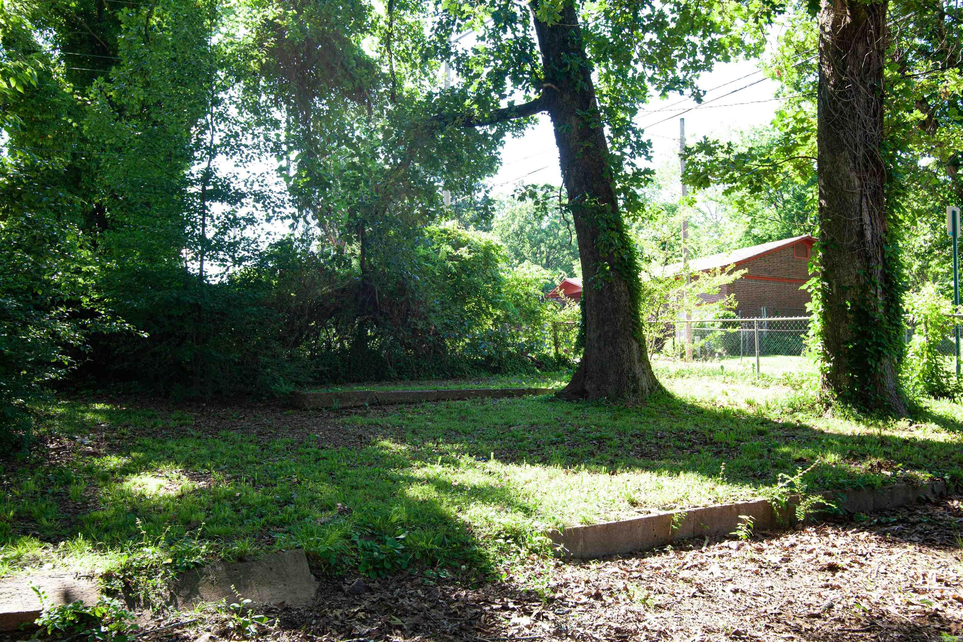 2000 Abigail Street Property Photo 13