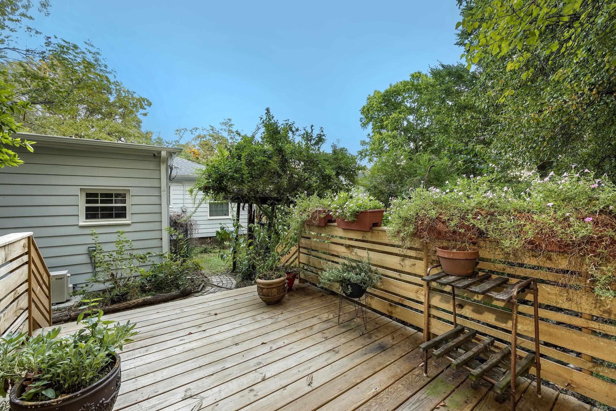 1020 N Taylor Street Property Photo 31