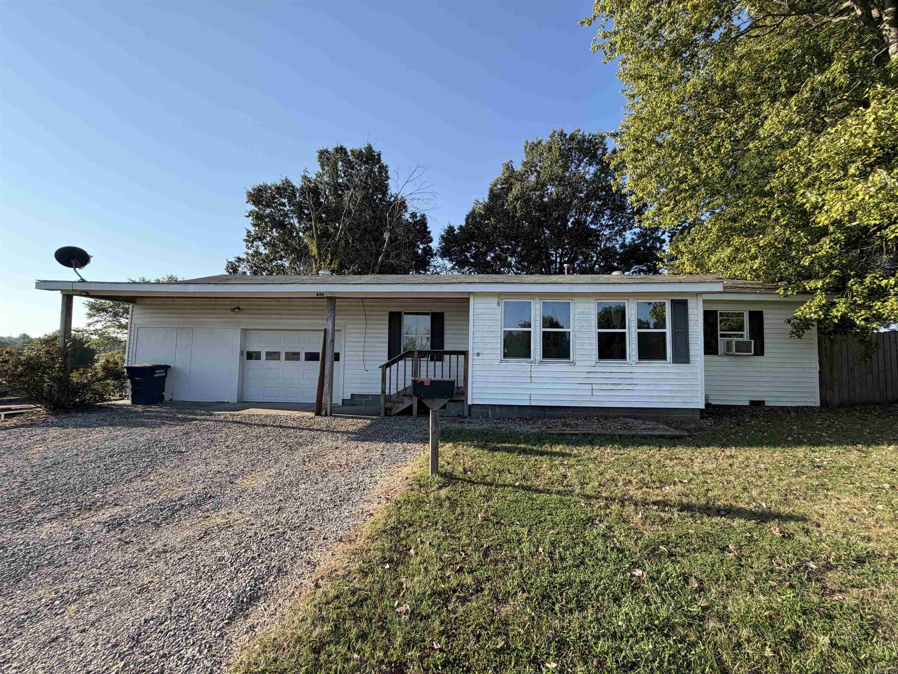406 Hill Street Property Photo 2