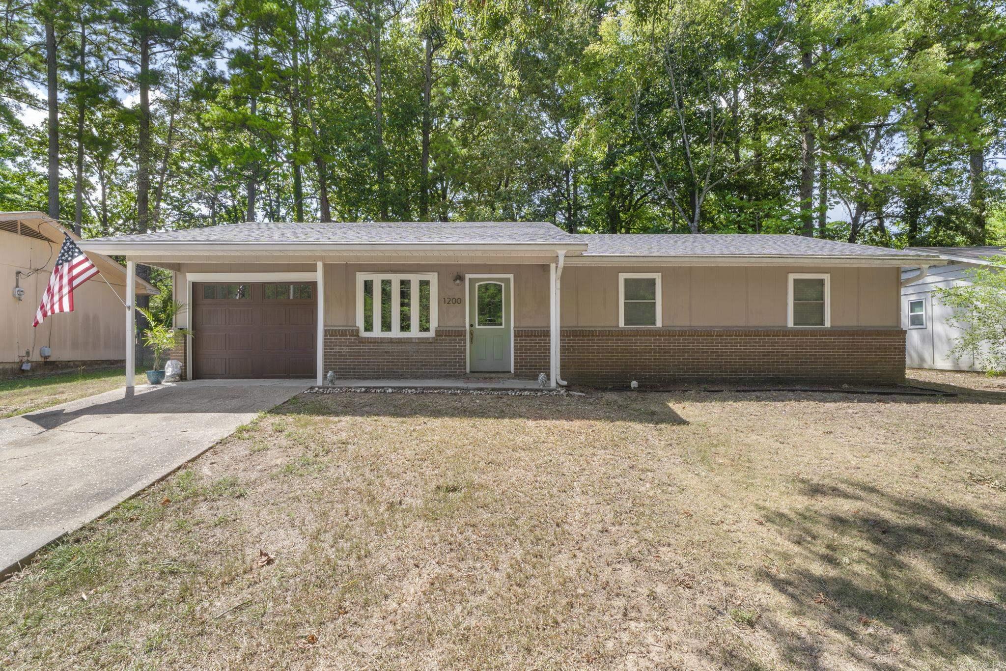 1200 Chris Drive Property Photo 1