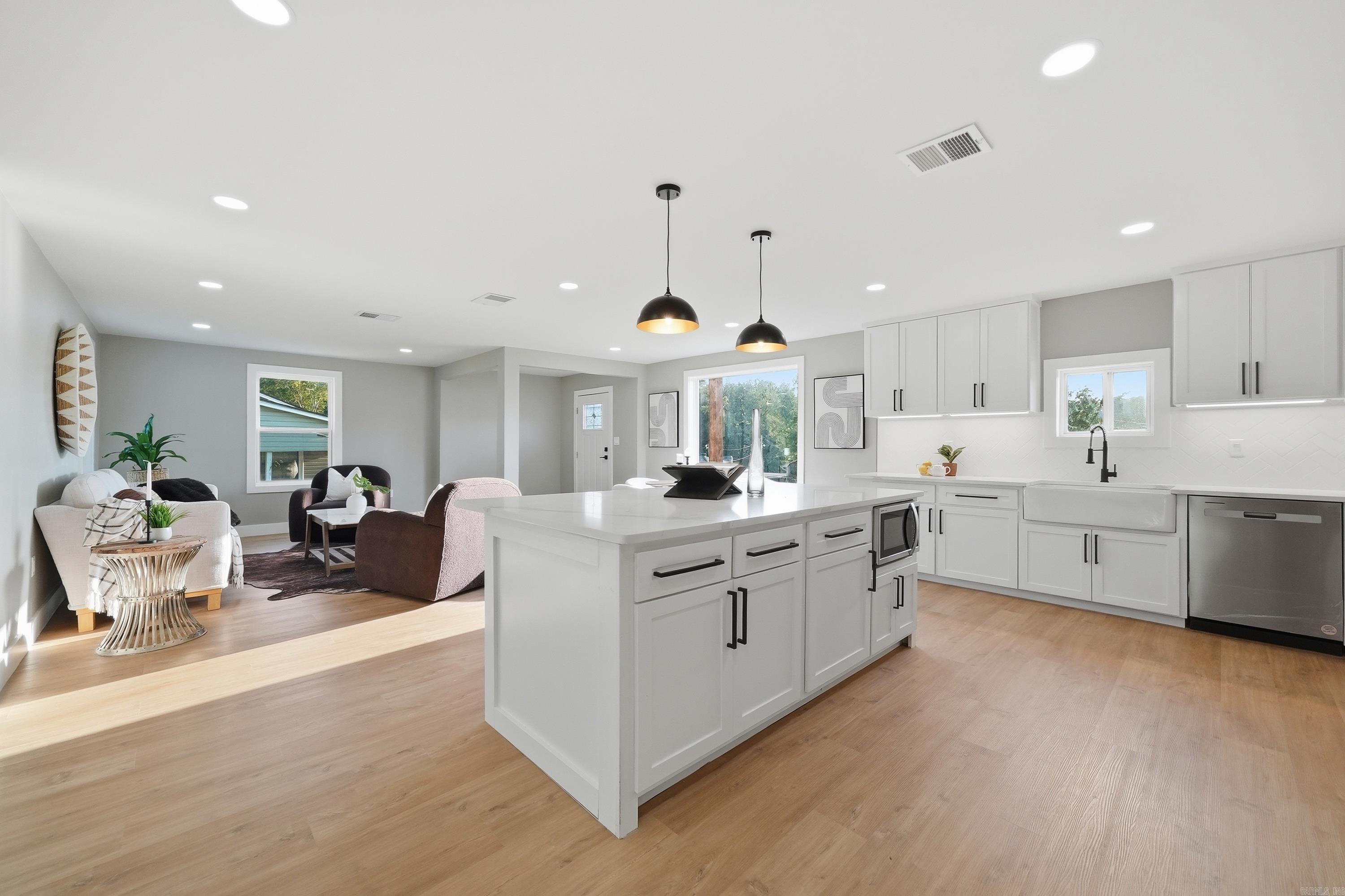 2909 Dalewood Road Property Photo 11