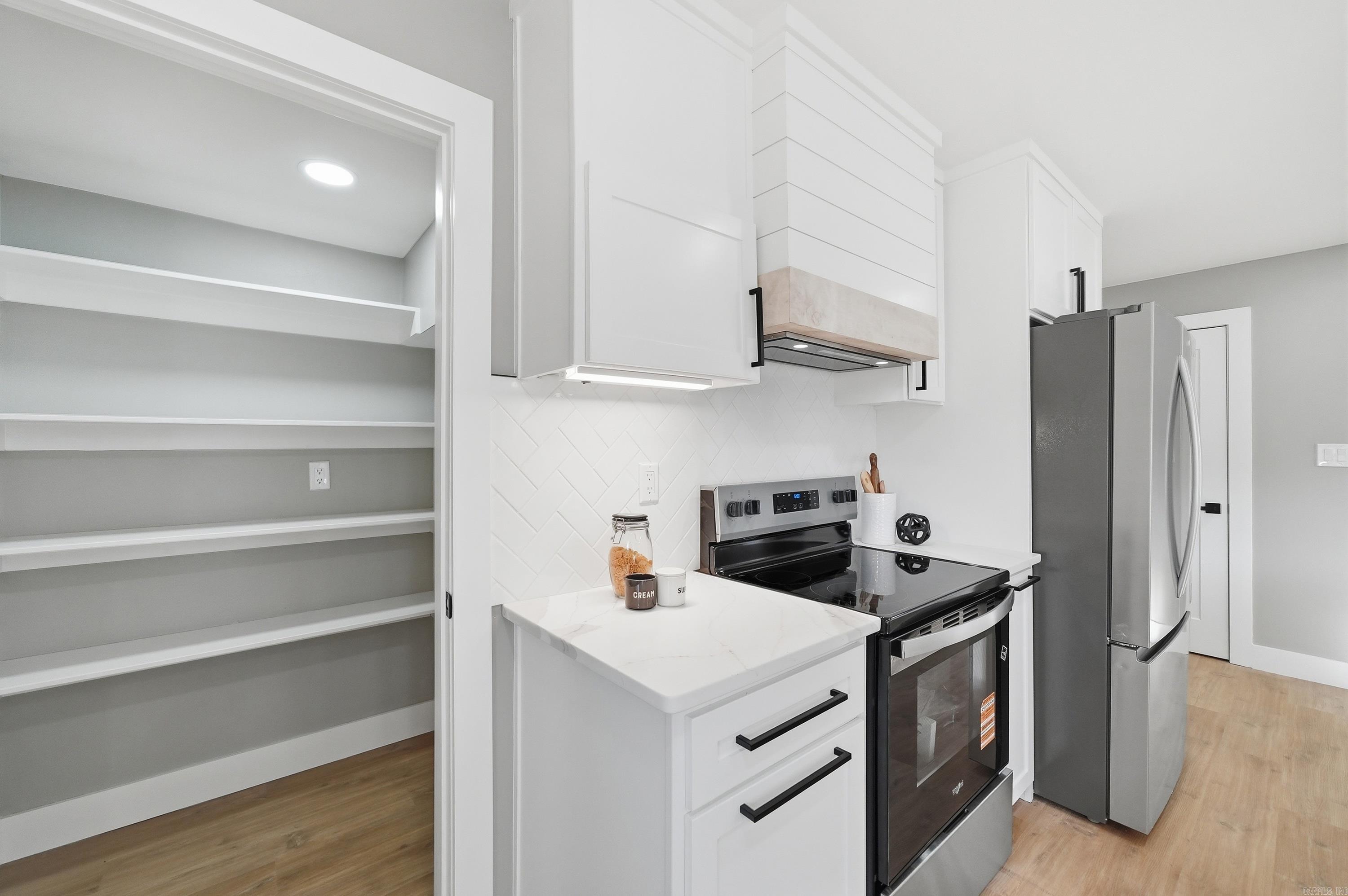 2909 Dalewood Road Property Photo 16