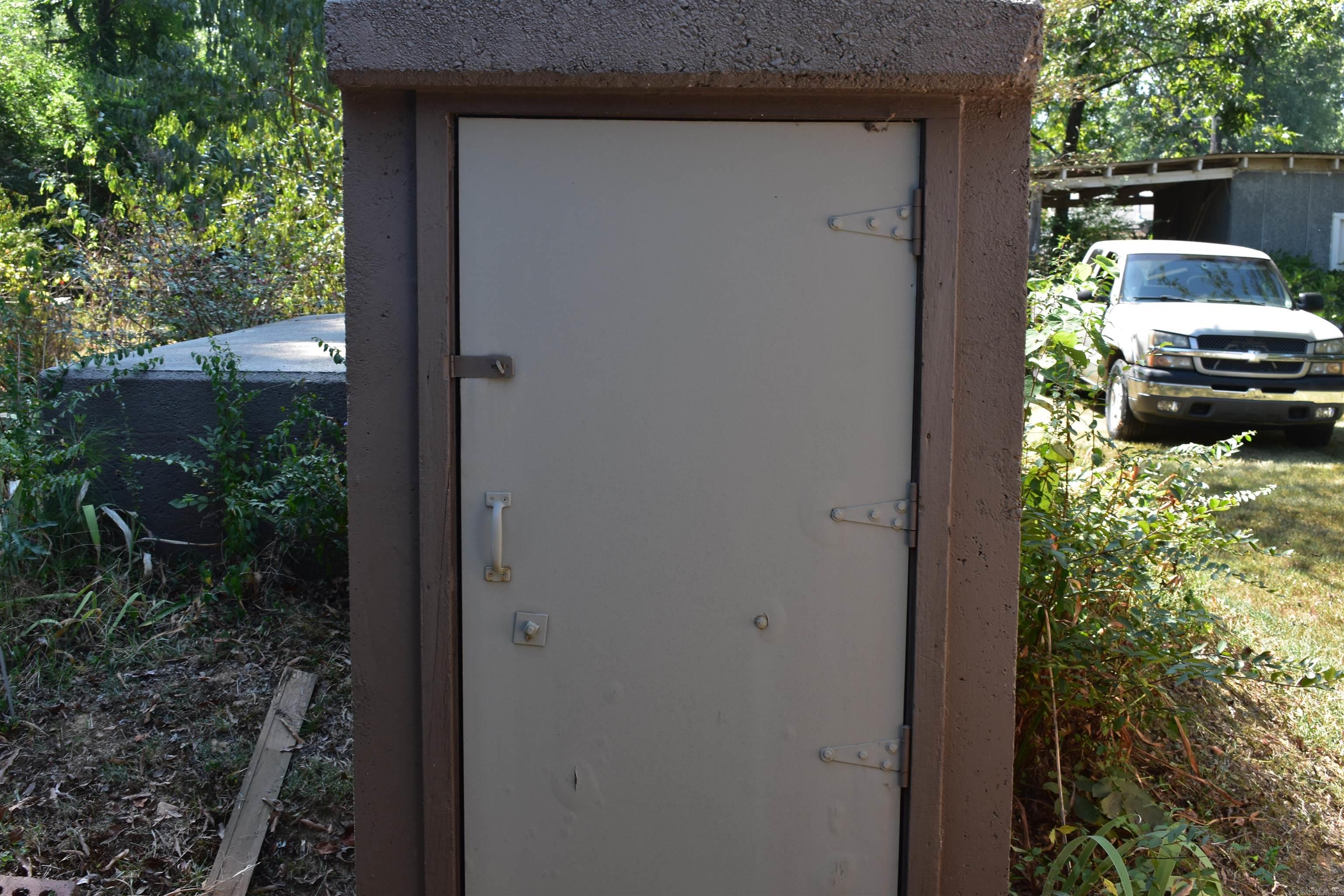 1721 W Arch Property Photo 5