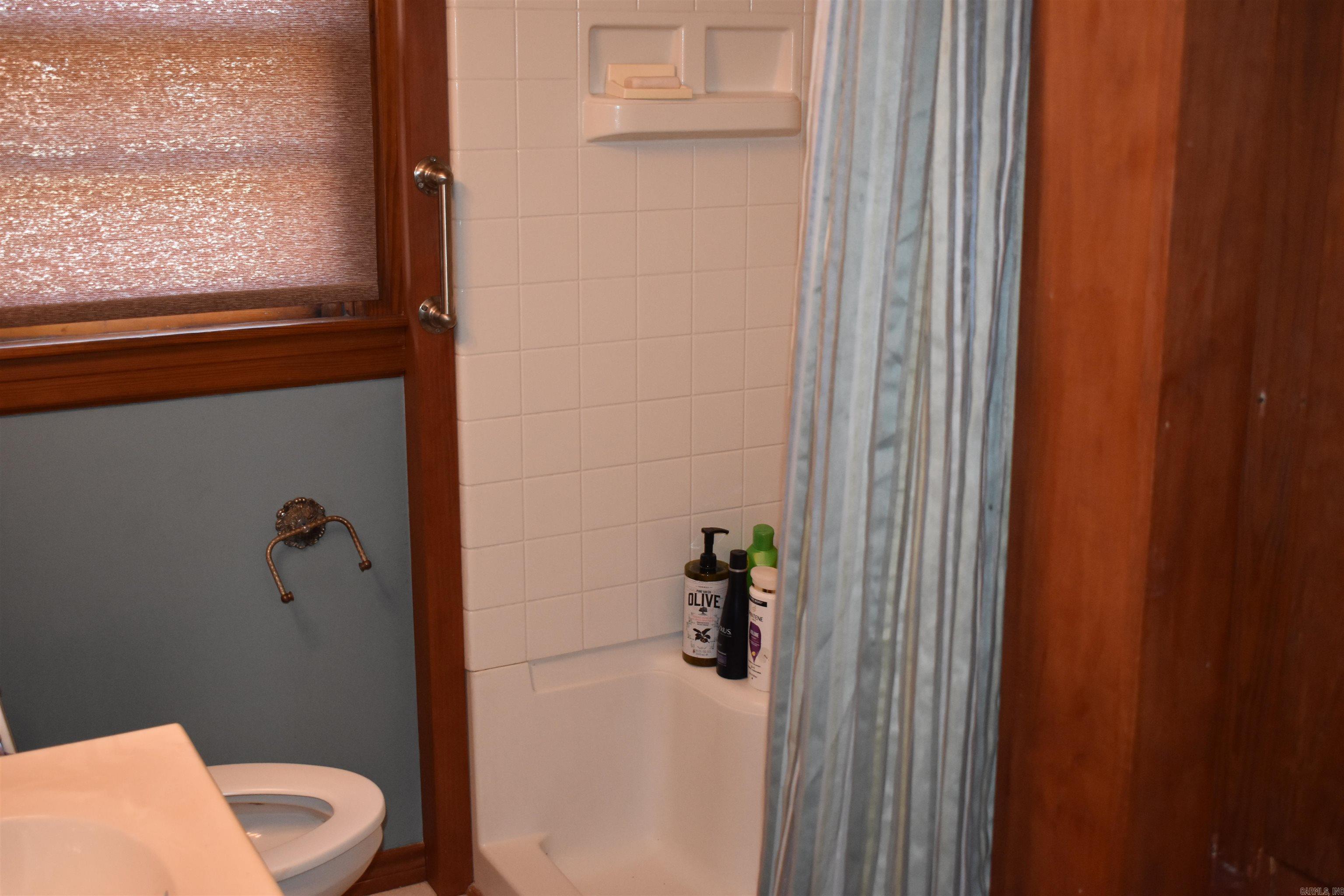 1721 W Arch Property Photo 11