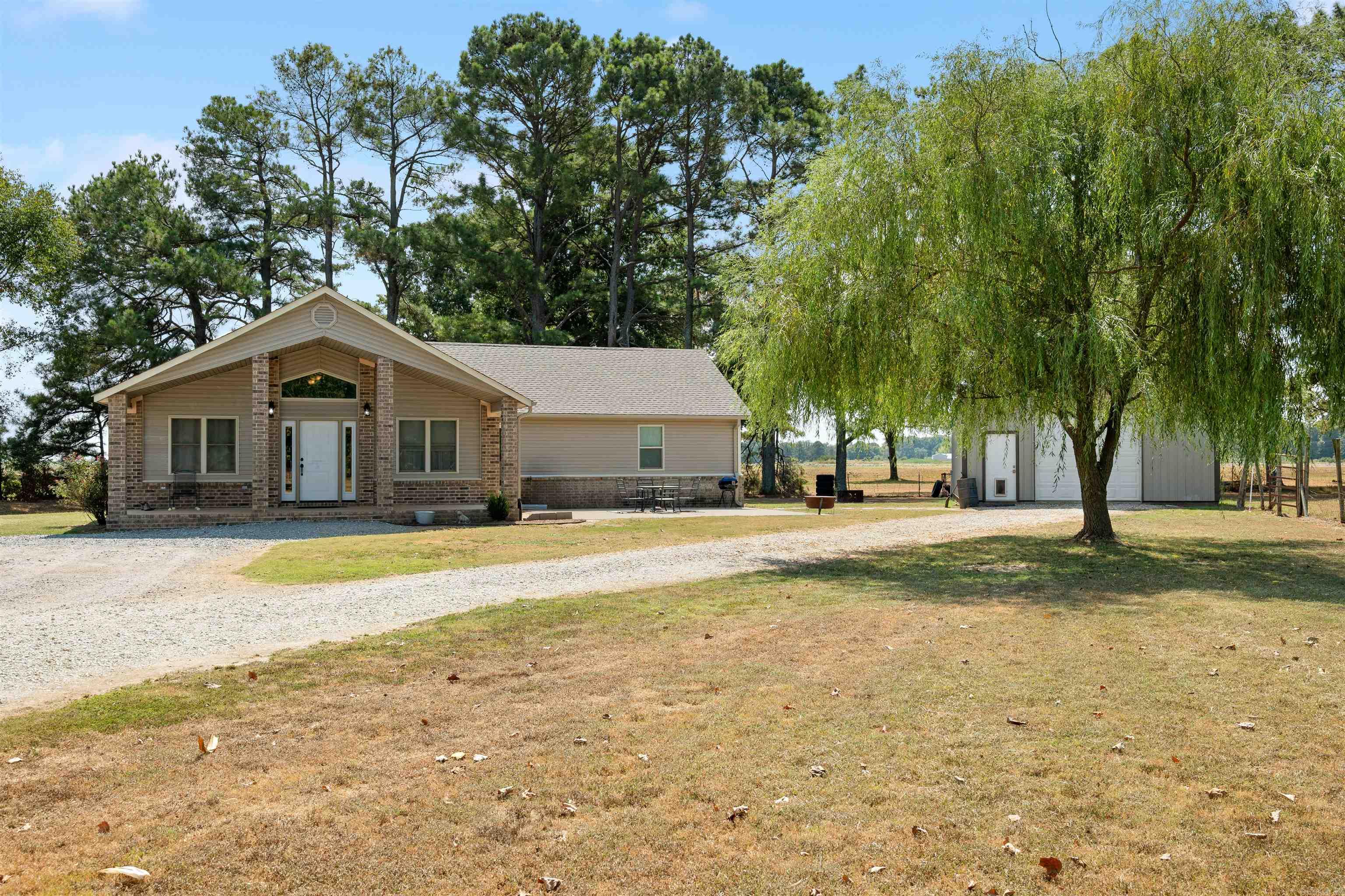 2613 Highway 163 Property Photo 1