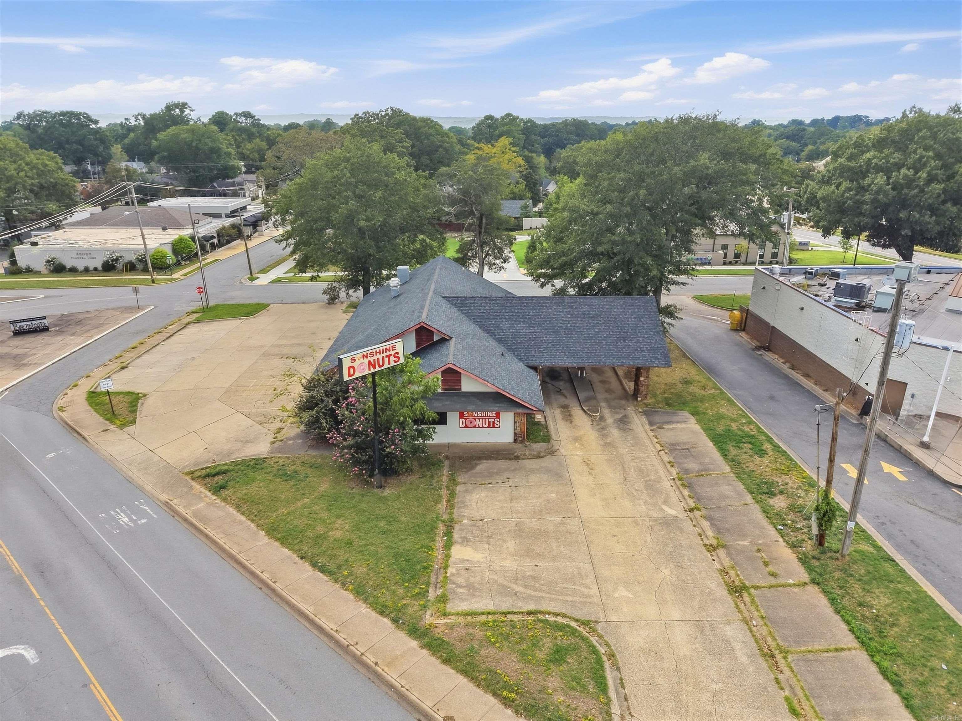 609 N Main Property Photo 4