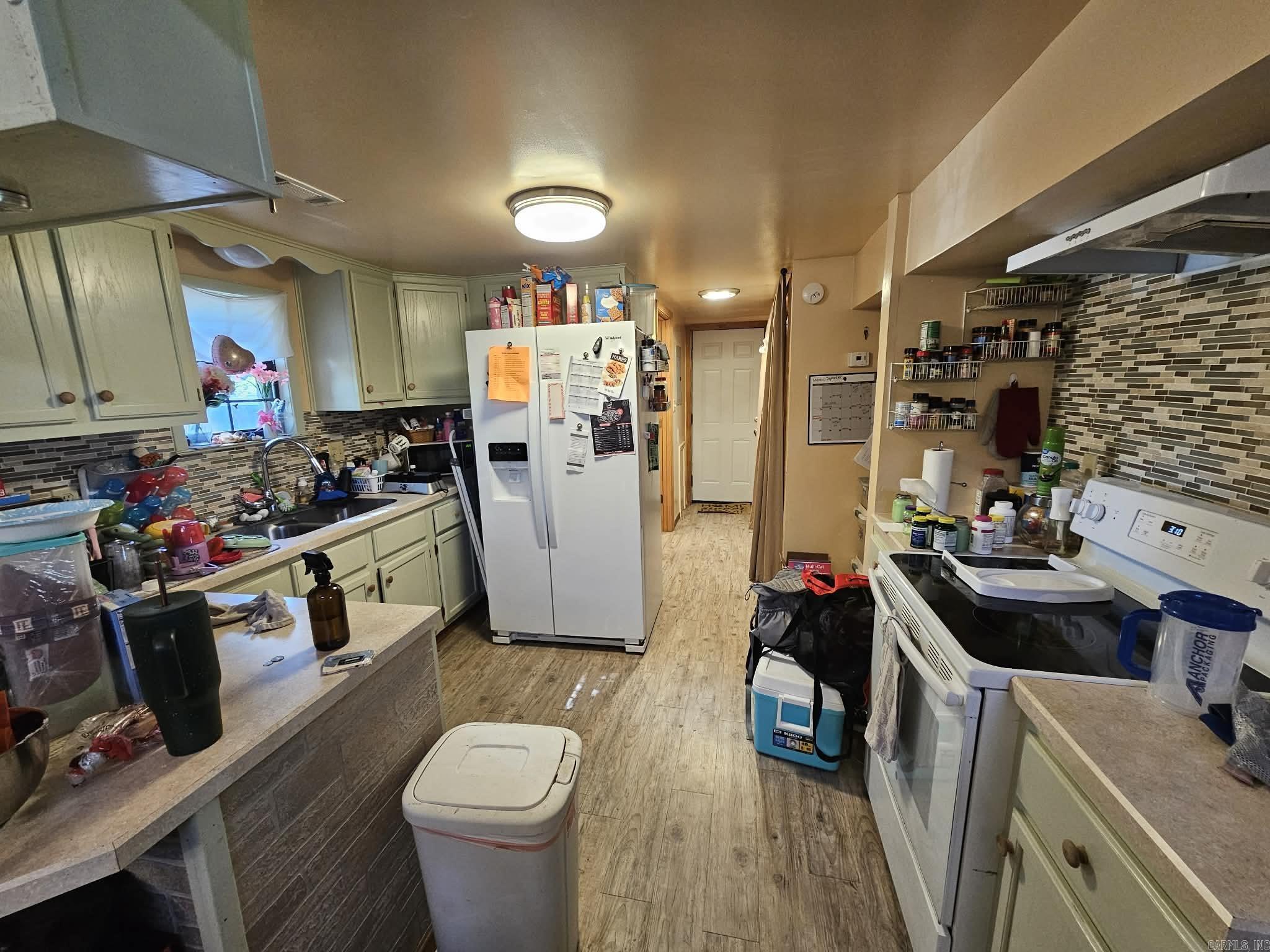 157 E Warren Street Property Photo 4