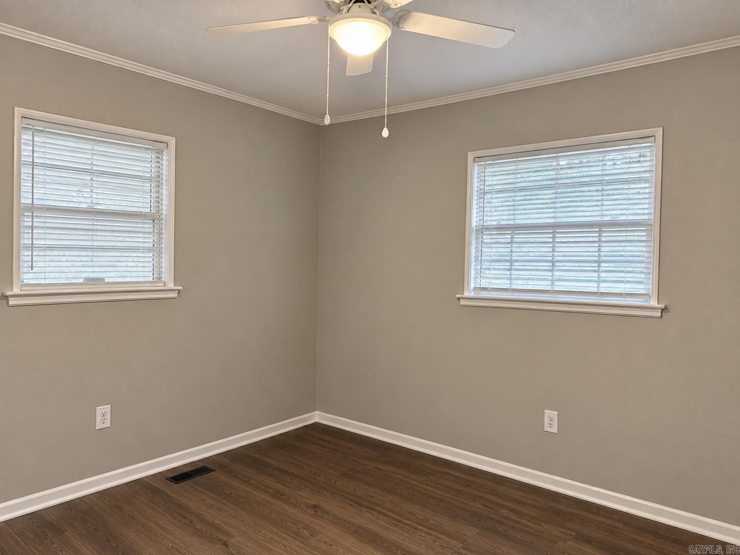 427 Sierra Madre Drive Property Photo 8
