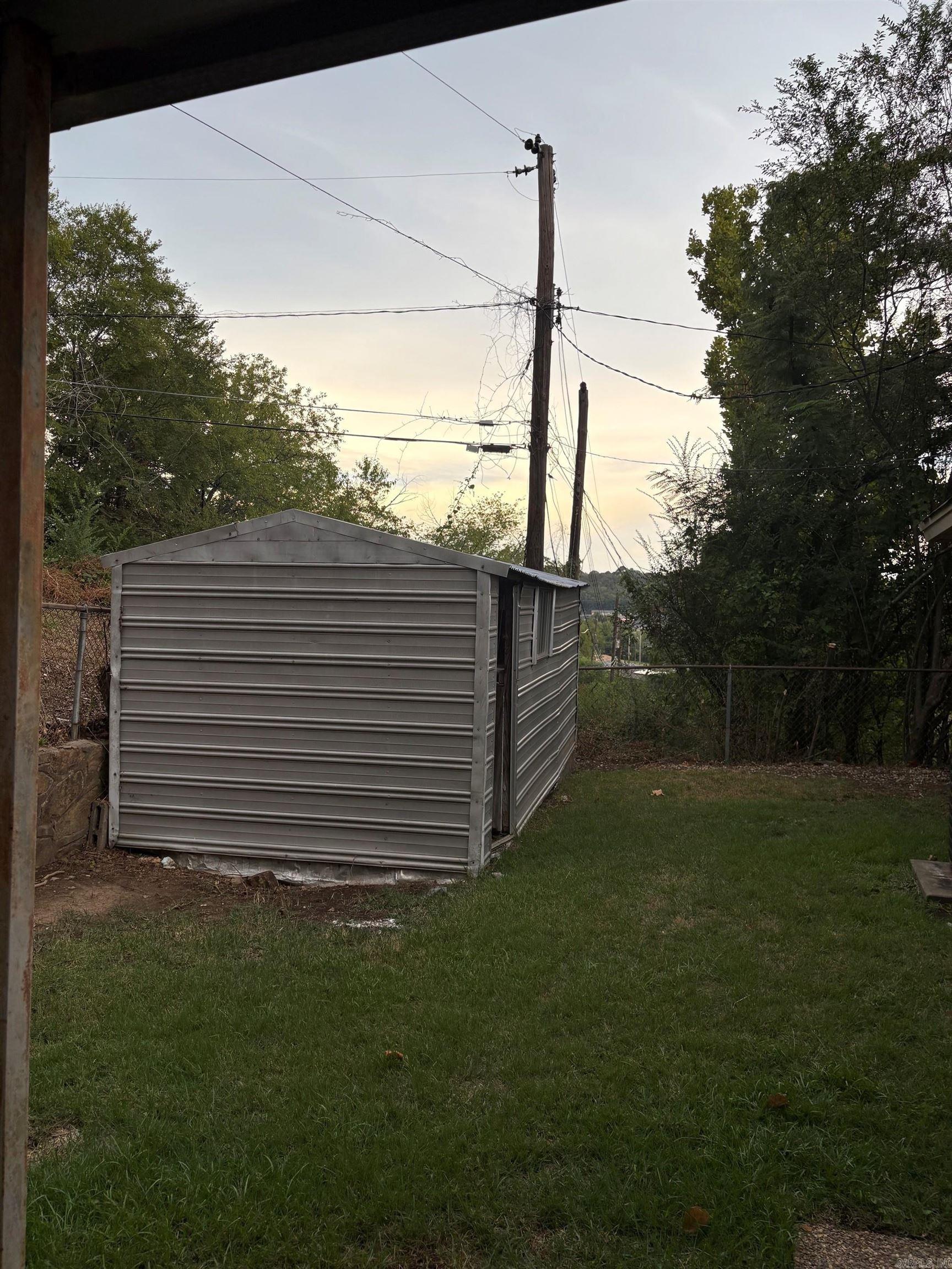 427 Sierra Madre Drive Property Photo 13